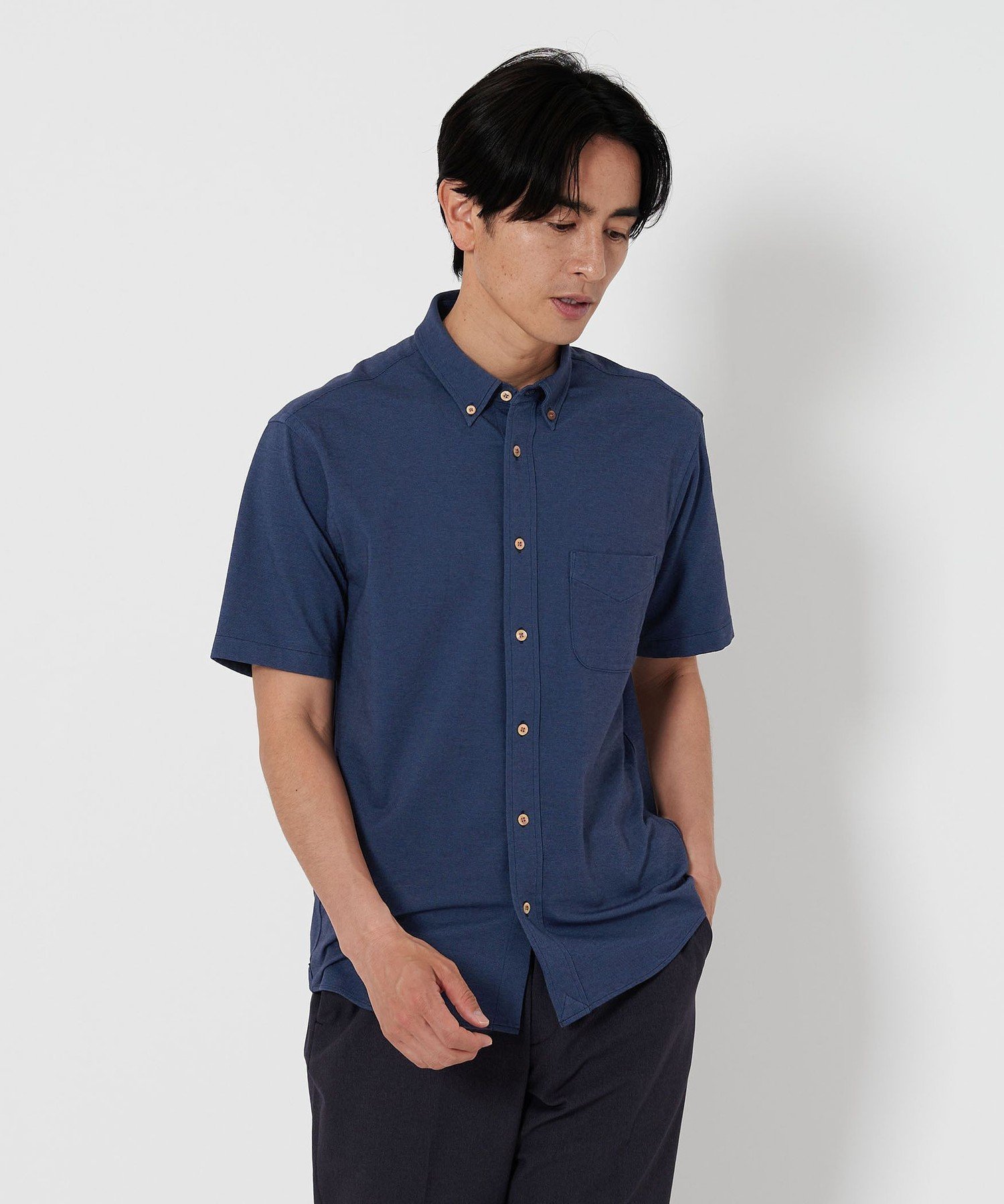 【ビューティ&ユース ユナイテッドアローズ/BEAUTY&YOUTH / UNITED ARROWS / MEN】のクイック シャンブレー ボタンダウン 半袖シャツ -ストレッチ 吸水速乾 - インテリア・キッズ・メンズ・レディースファッション・服の通販 founy(ファニー) 　ファッション　Fashion　メンズファッション　Fashion for Men　オックス　Oxford Fabric　シャンブレー　Chambray, Denim-Like Fabric　シンプル　Simple, Minimal　スタイリッシュ　Stylish, Fashionable　ストレッチ　Stretch, Stretchy Fabric　スマート　Smart, Elegant　ダウン　Down, Puffer　トレンド　Trend, Trending Now　ベーシック　Basic, Essential　半袖　Short Sleeve, Half Sleeve　吸水　Absorbent, Quick-Dry　ROYAL|ID: prp329100004611795 ipo3291000000033226904