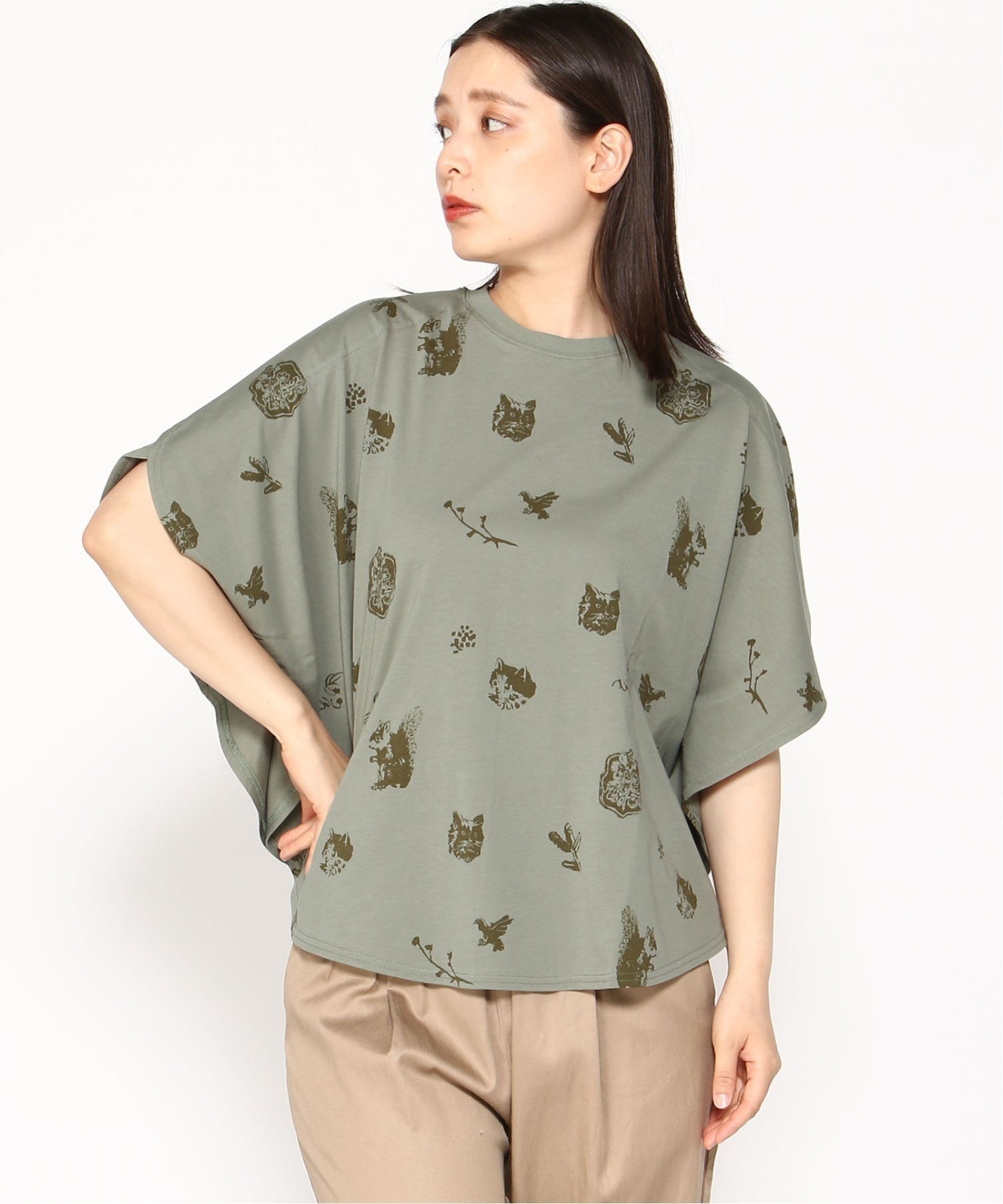 【スーパーハッカ/SUPER HAKKA】のSUPER HAKKA×庄島歩音「tiny lives」プリントポンチョ型Tシャツ インテリア・キッズ・メンズ・レディースファッション・服の通販 founy(ファニー) 　ファッション　Fashion　レディースファッション　Fashion for Women　アウター　Coat / Outerwear Collection　ポンチョ・ケープコート　Ponchos & Capes　トップス・カットソー　Cut & Sew Tops　シャツ・ブラウス・オフィスカジュアル　Elegant Blouses & Button-Ups　ロングTシャツ・Tシャツ　Longline T-Shirts & Tees　キャラクター　Character, Licensed Characters　ネコ　Cat, Feline Motif　プリント　Print, Printed Pattern　ポンチョ　Poncho, Cape Style　モチーフ　Motif, Design Theme　ワーク　Workwear, Utility Style　卒業式　Graduation Ceremony　カーキ|ID: prp329100004612307 ipo3291000000033011050
