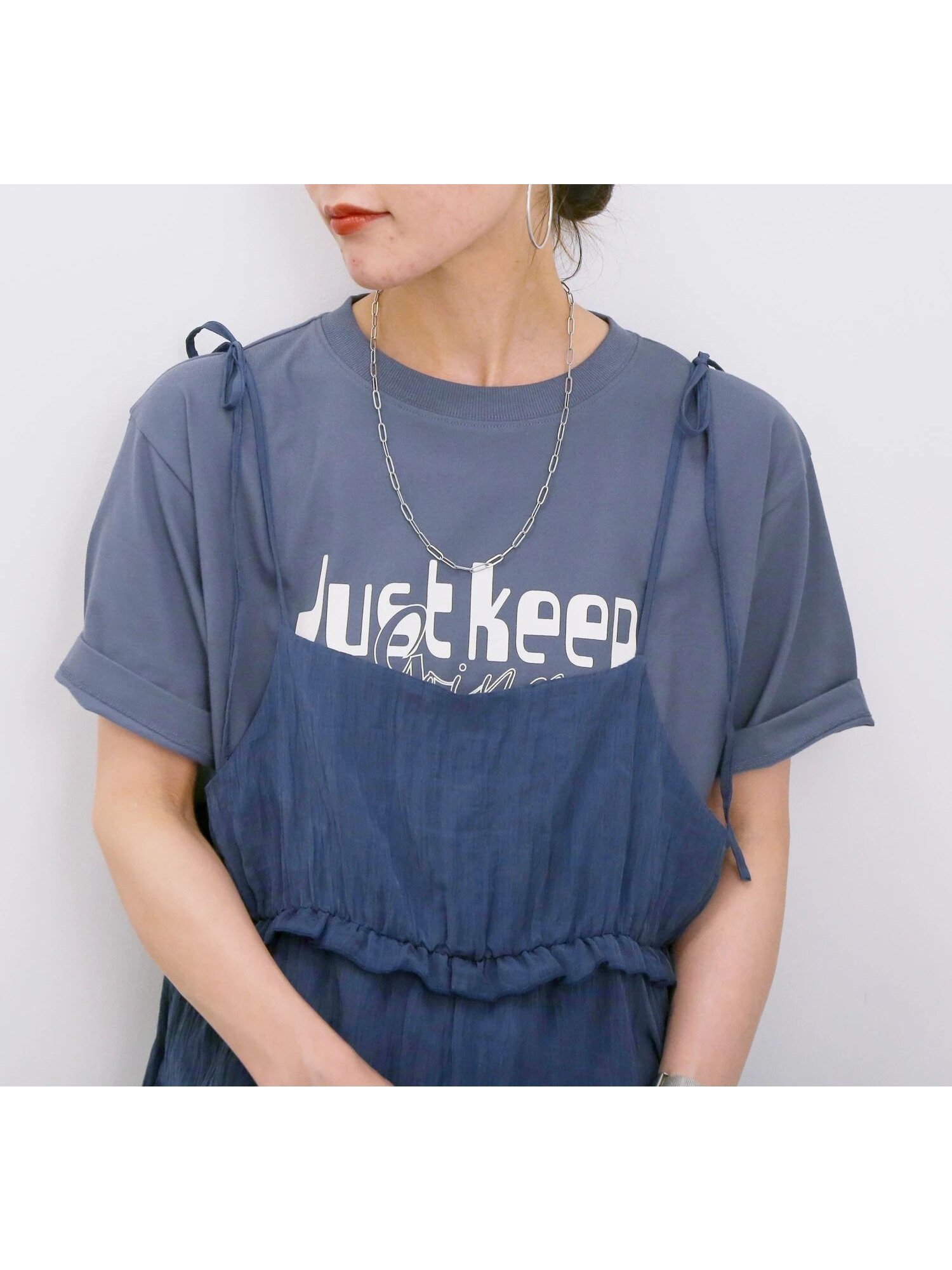 【サマンサモスモス/Samansa Mos2】の【接触冷感】ロゴプリントTシャツ インテリア・キッズ・メンズ・レディースファッション・服の通販 founy(ファニー) 　ファッション　Fashion　レディースファッション　Fashion for Women　トップス・カットソー　Cut & Sew Tops　シャツ・ブラウス・オフィスカジュアル　Elegant Blouses & Button-Ups　ロングTシャツ・Tシャツ　Longline T-Shirts & Tees　スリット　Slit, Slit Detail　プリント　Print, Printed Pattern　ブルー|ID: prp329100004612361 ipo3291000000033352870