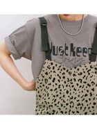 【サマンサモスモス/Samansa Mos2】の【接触冷感】ロゴプリントTシャツ 人気、トレンドファッション・服の通販 founy(ファニー) ファッション Fashion レディースファッション Fashion for Women トップス・カットソー Cut & Sew Tops シャツ・ブラウス・オフィスカジュアル Elegant Blouses & Button-Ups ロングTシャツ・Tシャツ Longline T-Shirts & Tees スリット Slit, Slit Detail プリント Print, Printed Pattern thumbnail グレー|ID: prp329100004612361 ipo3291000000033352874