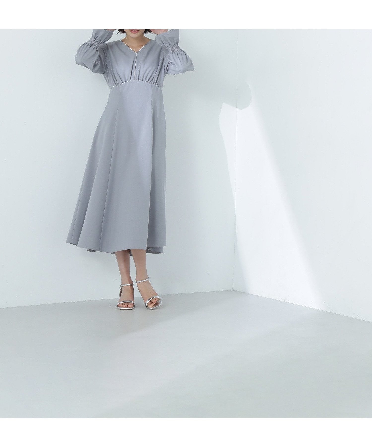 【ナチュラル ビューティー ベーシック/NATURAL BEAUTY BASIC】のサテンパイピングワンピース インテリア・キッズ・メンズ・レディースファッション・服の通販 founy(ファニー) 　ファッション　Fashion　レディースファッション　Fashion for Women　ワンピース　Dresses　シャーリング　Shirring, Ruched　スリーブ　Sleeve, Long Sleeve / Short Sleeve　フィット　Fit, Slim Fit　フェミニン　Feminine, Girly　フレア　Flare, Flared　フロント　Front, Front Design　グレー|ID: prp329100004612636 ipo3291000000033015056