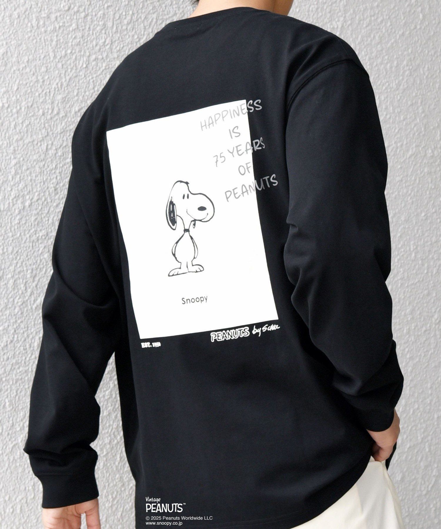 【シップス フォー ウィメン/SHIPS】のSHIPS any SNOOPY コラボ 75th グラフィック プリント Tシャツ(ロンT) インテリア・キッズ・メンズ・レディースファッション・服の通販 founy(ファニー) 　ファッション　Fashion　レディースファッション　Fashion for Women　トップス・カットソー　Cut & Sew Tops　シャツ・ブラウス・オフィスカジュアル　Elegant Blouses & Button-Ups　ロングTシャツ・Tシャツ　Longline T-Shirts & Tees　カラフル　Colorful Design　グラフィック　Graphic, Graphic Design　コラボ　Collaboration, Collab　シンプル　Simple, Minimal　プリント　Print, Printed Pattern　ワンポイント　One Point, Statement Accent　ブラック|ID: prp329100004612727 ipo3291000000033214831