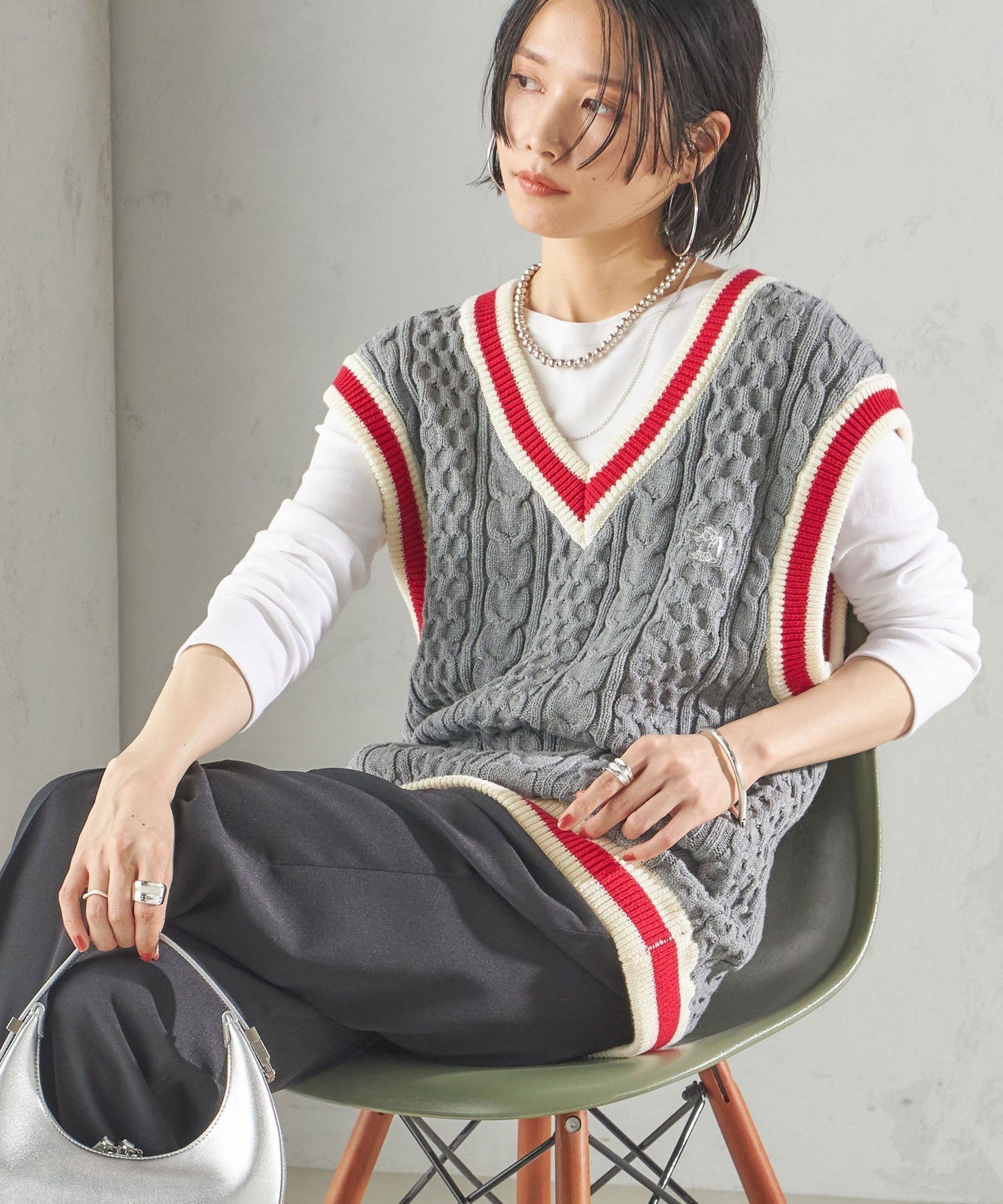【シップス フォー ウィメン/SHIPS】の【SHIPS別注】LOGAN KNITTING MILLS チルデン Vネック ベスト インテリア・キッズ・メンズ・レディースファッション・服の通販 founy(ファニー) 　ファッション　Fashion　レディースファッション　Fashion for Women　アウター　Coat / Outerwear Collection　トップス・カットソー　Cut & Sew Tops　ニット　Knit Tops & Sweaters　ベスト&ジレ / 重ね着スタイル　Vests & Gilets　Vネックトップス　V-Neck Tops / V-Cut Neckline Shirts　春　Spring　カットソー　Cut and Sewn Top　ベスト　Vest, Waistcoat　別注　Limited Edition, Custom Order　2025年　2025　2025春夏・S/S　Spring/Summer 2025 SS25　グレー|ID: prp329100004612951 ipo3291000000033018169