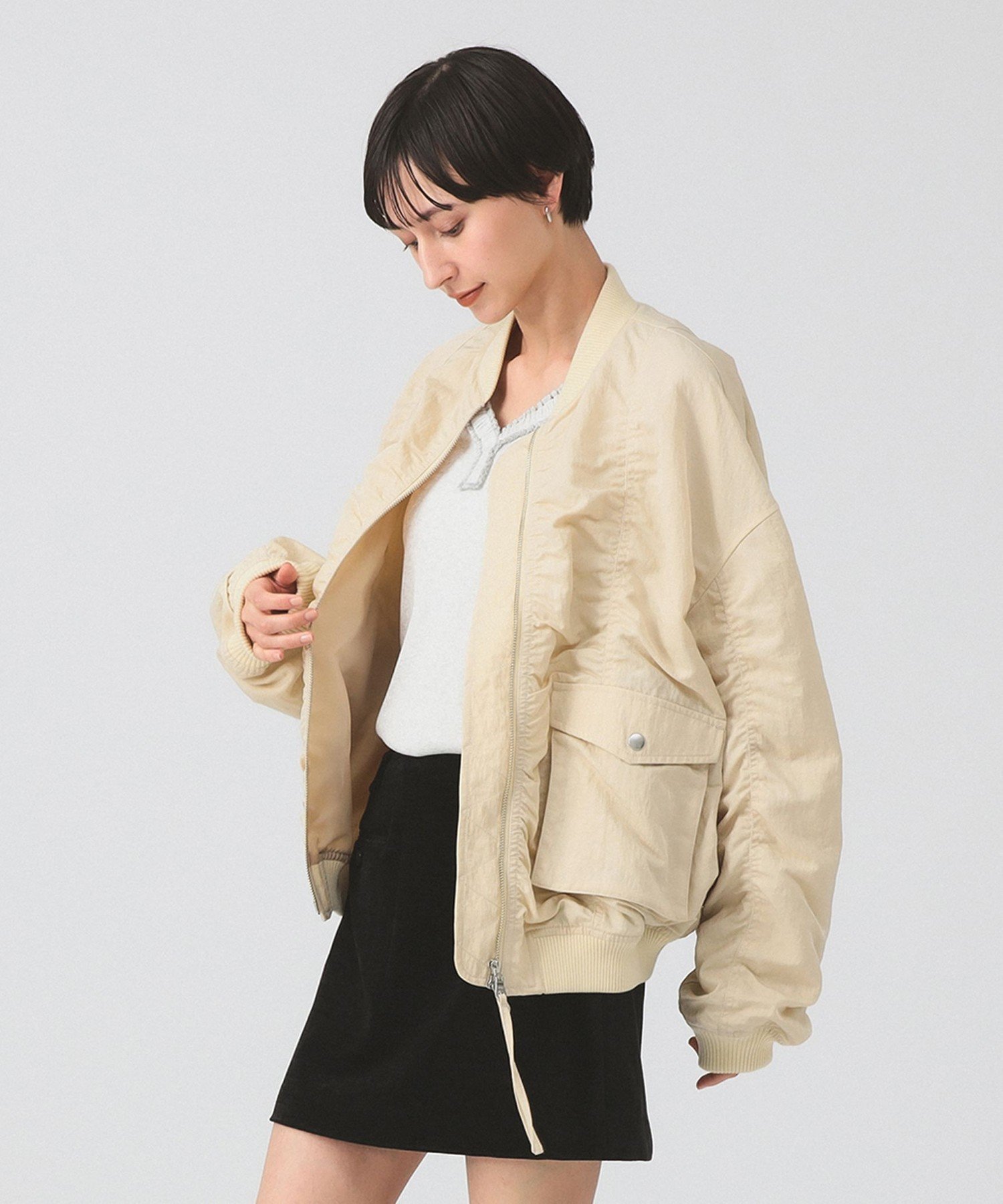【ビームス ウイメン/BEAMS】のシャーリング MA-1 ブルゾン インテリア・キッズ・メンズ・レディースファッション・服の通販 founy(ファニー) 　ファッション　Fashion　レディースファッション　Fashion for Women　アウター　Coat / Outerwear Collection　ブルゾンジャケット・スポーティアウター　Blouson Jackets　MA-1ジャケット　MA-1 Bomber Jackets / Flight Jackets　ヴィンテージ　Vintage Style　ギャザー　Gathered, Ruffled　シャーリング　Shirring, Ruched　ジップ　Zip, Zipper　スウェット / スエット　Sweatshirt, Sweatwear　フィット　Fit, Slim Fit　ブルゾン　Blouson, Bomber Jacket　ポケット　Pocket, Pocket Detail　ミックス　Mix, Mixed Style　おすすめ　Recommended / Our Picks　BEIGE|ID: prp329100004613080 ipo3291000000033289552