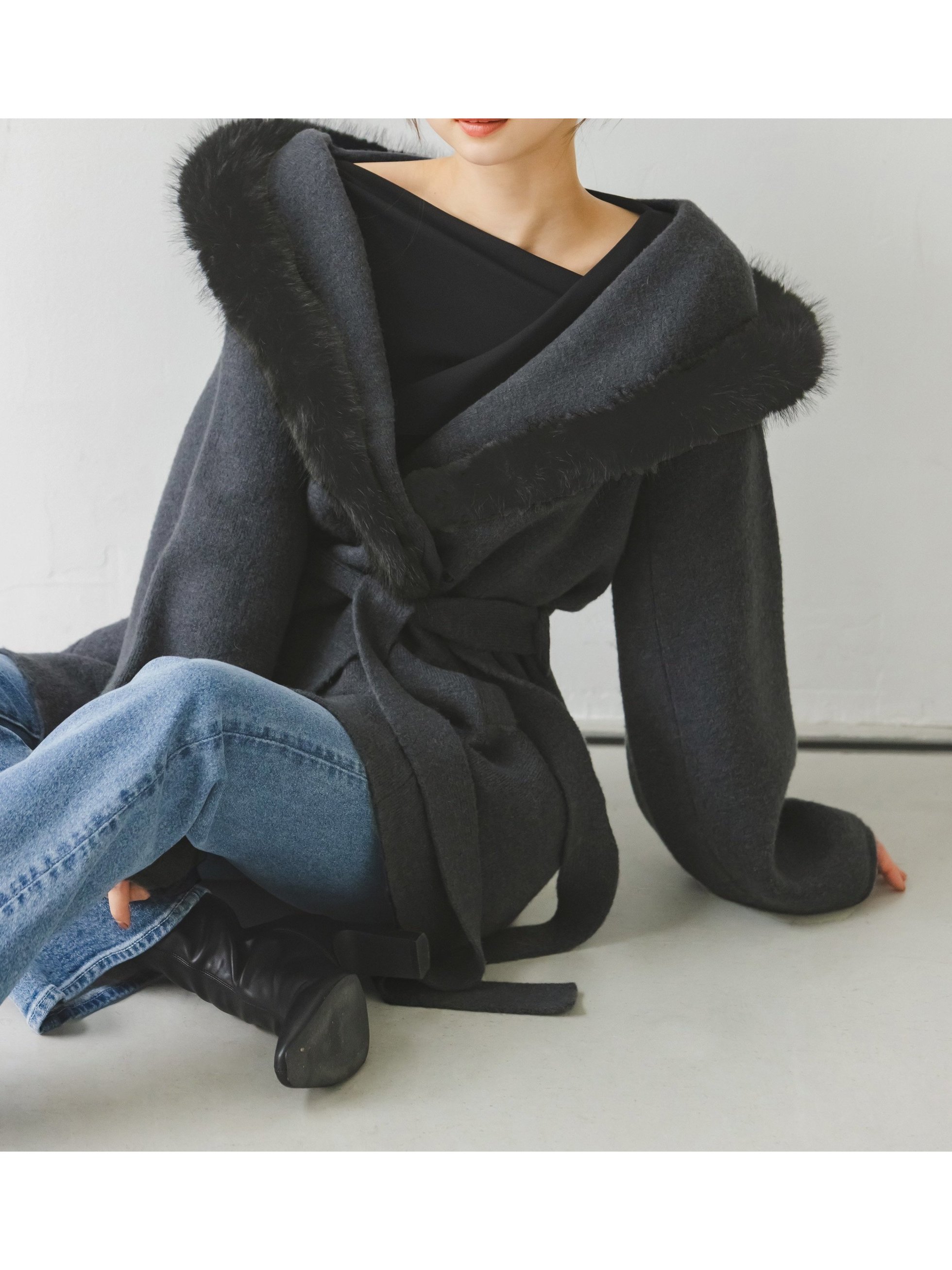 【スナイデル/SNIDEL】のファーフードニットコート インテリア・キッズ・メンズ・レディースファッション・服の通販 founy(ファニー) 　ファッション　Fashion　レディースファッション　Fashion for Women　アウター　Coat / Outerwear Collection　コート・ロングコート・ピーコート　Long Coats, Peacoats & More　おすすめ　Recommended / Our Picks　ストレート　Straight, Straight Cut　チュニック　Tunic, Long Top　デコルテ　Décolleté, Neckline　フェイクファー　Faux Fur, Imitation Fur　フロント　Front, Front Design　ポケット　Pocket, Pocket Detail　リボン　Ribbon, Bow　DGRY[008]|ID: prp329100004613093 ipo3291000000033019451