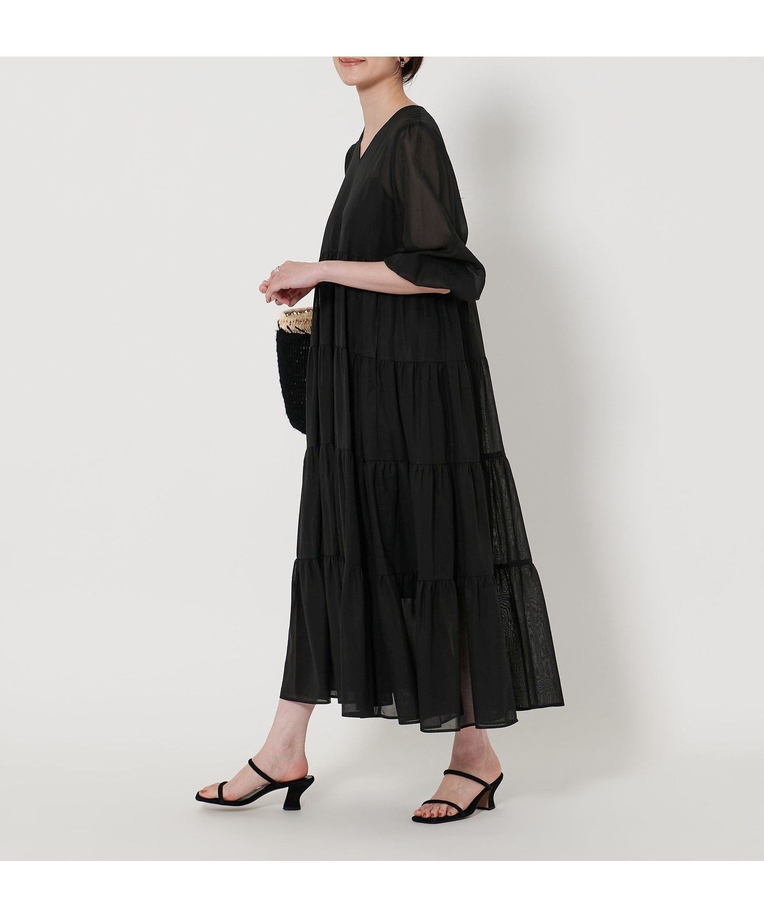 【ユナイテッドアローズ/UNITED ARROWS】のVネック ティアードワンピース インテリア・キッズ・メンズ・レディースファッション・服の通販 founy(ファニー) 　ファッション　Fashion　レディースファッション　Fashion for Women　ワンピース　Dresses　おすすめ　Recommended / Our Picks　アンダー　Underwear Essentials　サンダル　Sandals, Summer Shoes　スニーカー　Sneakers, Trainers　スポーツ　Sports, Activewear　ティアードワンピース　Tiered Dress, Flared Dress　ドレス　Dress, One-Piece　フランス　France, French　ベスト　Vest, Waistcoat　ポケット　Pocket, Pocket Detail　BLACK|ID: prp329100004613458 ipo3291000000033023873