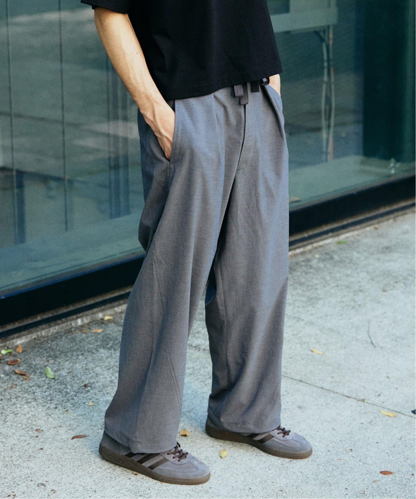 【ジャーナルスタンダード/JOURNAL STANDARD / MEN】のウーリーノライト ツイスト オーバー パンツ インテリア・キッズ・メンズ・レディースファッション・服の通販 founy(ファニー) 　ファッション　Fashion　メンズファッション　Fashion for Men　ボトムス　Bottoms　シンプル　Simple, Minimal　スピンドル　Spindle, Drawcord　ツイスト　Tweed, Tweed Fabric　リラックス　Relax, Relaxed Fit　再入荷　Restock / Back in Stock　グレーA|ID: prp329100004613746 ipo3291000000033030495