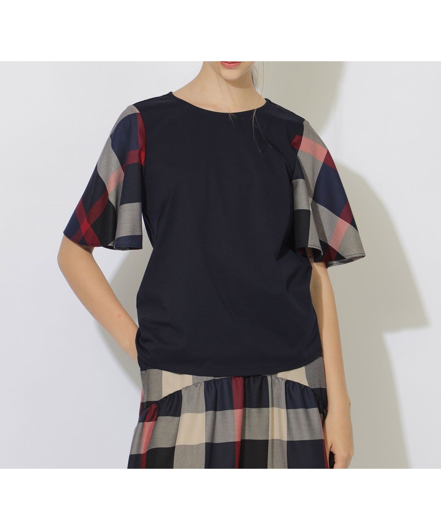 【ブルーレーベル クレストブリッジ/BLUE LABEL CRESTBRIDGE】のハーフフレアスリーブチェックTシャツ インテリア・キッズ・メンズ・レディースファッション・服の通販 founy(ファニー) 　ファッション　Fashion　レディースファッション　Fashion for Women　トップス・カットソー　Cut & Sew Tops　シャツ・ブラウス・オフィスカジュアル　Elegant Blouses & Button-Ups　ロングTシャツ・Tシャツ　Longline T-Shirts & Tees　シンプル　Simple, Minimal　スリーブ　Sleeve, Long Sleeve / Short Sleeve　チェック　Check, Plaid, Tartan　トレンド　Trend, Trending Now　フレア　Flare, Flared　エレガント 上品　Elegant　無地　Plain, Solid Color　ネイビー|ID: prp329100004614263 ipo3291000000033037857