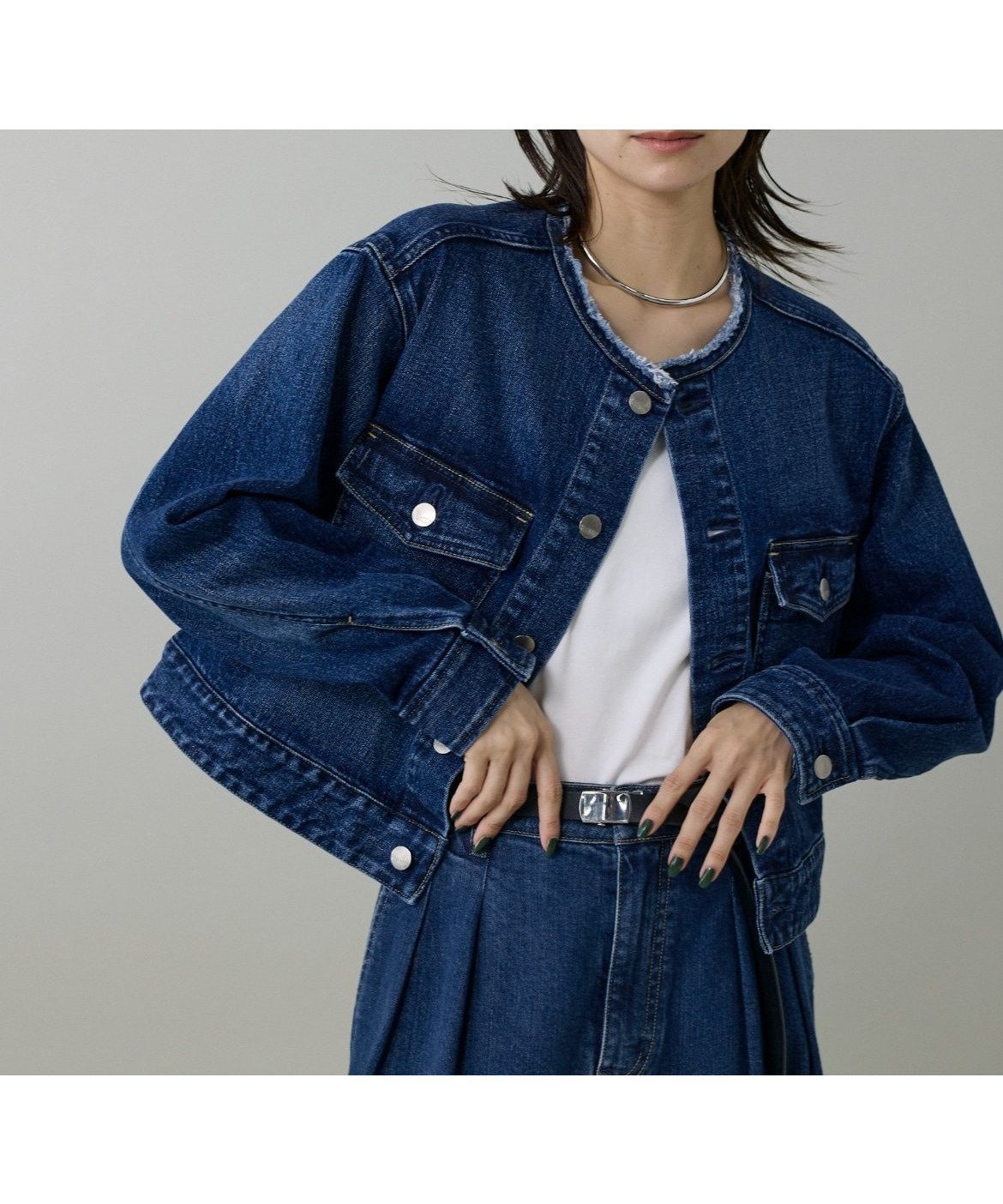 【イネド/INED】のINED別注ノーカラーデニムジャケット Dates《Healthy DENIM》 インテリア・キッズ・メンズ・レディースファッション・服の通販 founy(ファニー) 　ファッション　Fashion　レディースファッション　Fashion for Women　アウター　Coat / Outerwear Collection　レディースジャケット・軽アウター　Jackets　デニムジャケット / カジュアルアウター　Denim Jackets　おすすめ　Recommended / Our Picks　ジャケット　Jacket, Outerwear　ストレッチ　Stretch, Stretchy Fabric　デニム　Denim, Jeans Material　ハイライズ　High Rise, High Waist　バランス　Balance, Style Balance　フリンジ　Fringe, Tassel　フロント　Front, Front Design　ベーシック　Basic, Essential　ポケット　Pocket, Pocket Detail　ランダム　Random, Irregular　別注　Limited Edition, Custom Order　インディゴ|ID: prp329100004614640 ipo3291000000033044080