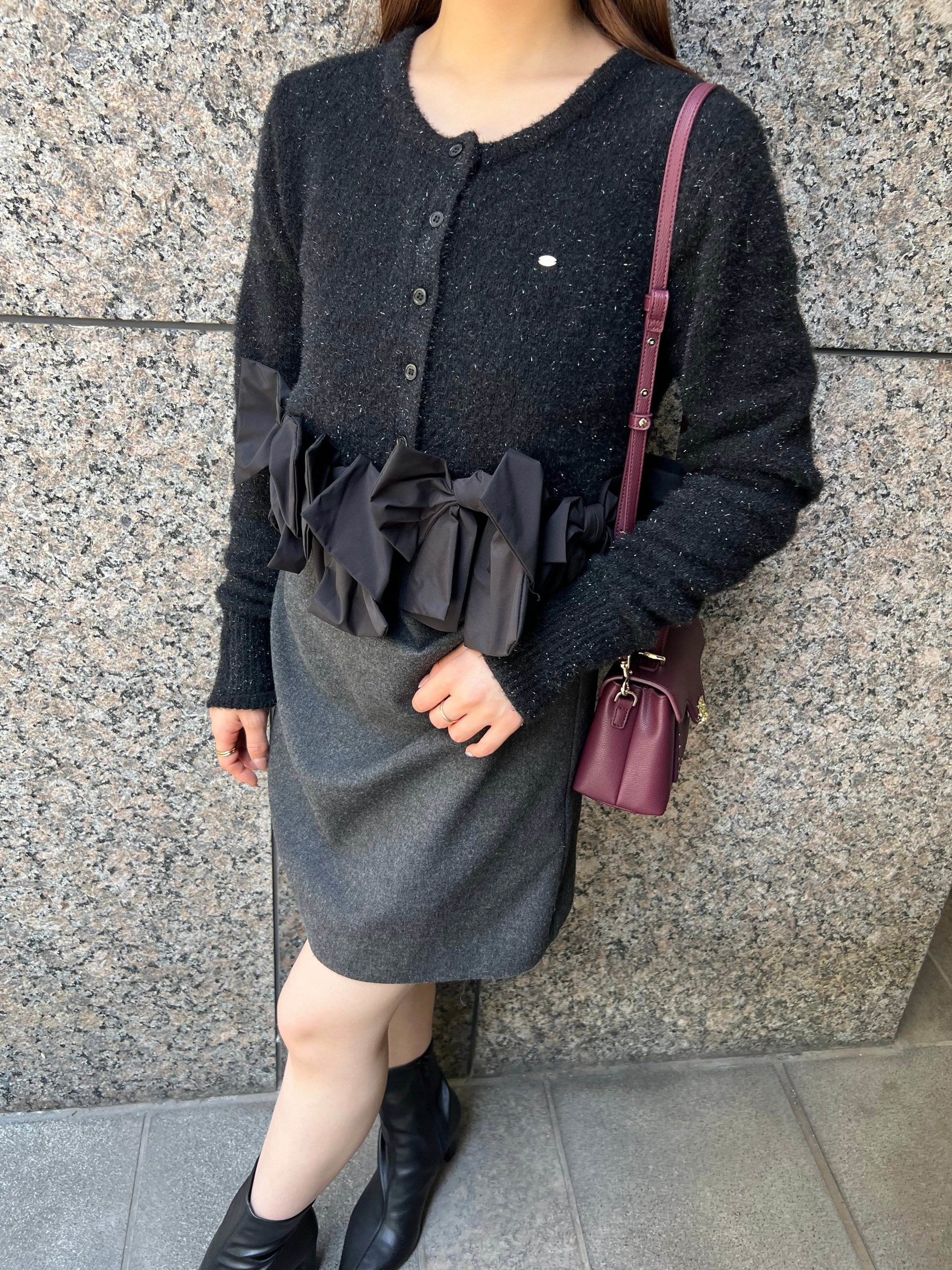 【スナイデル/SNIDEL】のリボンモチーフカーディガン インテリア・キッズ・メンズ・レディースファッション・服の通販 founy(ファニー) 　ファッション　Fashion　レディースファッション　Fashion for Women　トップス・カットソー　Cut & Sew Tops　カーディガン・羽織り　Layered Style Cardigans　シルバー　Silver, Metallic Silver　タフタ　Taffeta, Structured Fabric　リボン　Ribbon, Bow　ロマンティック　Romantic, Feminine Style　BLK[009]|ID: prp329100004614747 ipo3291000000033045124