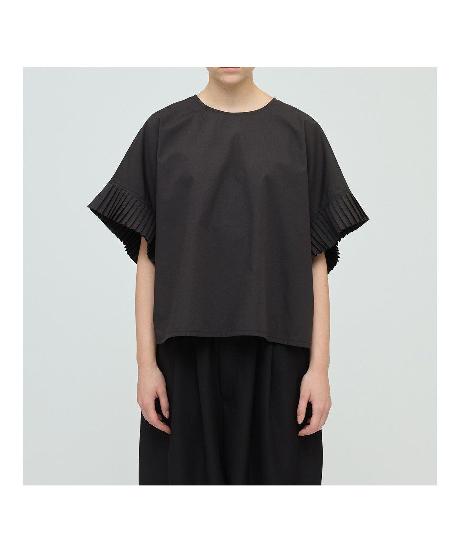 【マーコート/MARcourt】のmizuiro ind プリーツスリーブプルオーバー インテリア・キッズ・メンズ・レディースファッション・服の通販 founy(ファニー) 　ファッション　Fashion　レディースファッション　Fashion for Women　トップス・カットソー　Cut & Sew Tops　カジュアルプルオーバー・ニットトップス　Pullovers & Knit Tops / Casual Pullovers　シンプル　Simple, Minimal　プリーツ　Pleats, Pleated　ポケット　Pocket, Pocket Detail　エレガント 上品　Elegant　人気　Popular, Best Seller　夏　Summer　無地　Plain, Solid Color　チャコールブラック|ID: prp329100004614851 ipo3291000000033192506