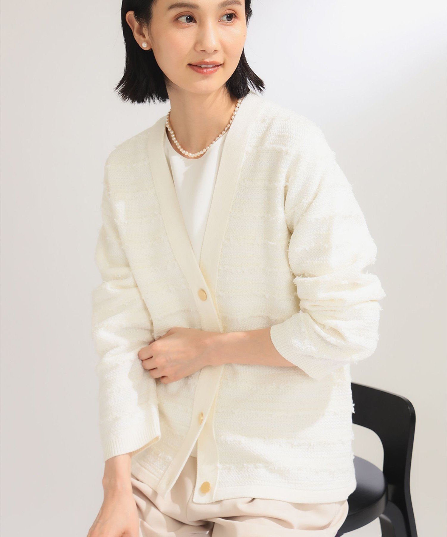 【デミルクス ビームス/Demi-Luxe BEAMS】の【6/19新規値下げ】ツイード Vネック ニット カーディガン インテリア・キッズ・メンズ・レディースファッション・服の通販 founy(ファニー) 　ファッション　Fashion　レディースファッション　Fashion for Women　トップス・カットソー　Cut & Sew Tops　ニット　Knit Tops & Sweaters　カーディガン・羽織り　Layered Style Cardigans　Vネックトップス　V-Neck Tops / V-Cut Neckline Shirts　アクセサリー　Fashion Accessories　カーディガン　Cardigan, Knitwear　コンパクト　Compact, Small Size　シンプル　Simple, Minimal　ストレッチ　Stretch, Stretchy Fabric　スプリング　Spring, Spring Collection　ツイード　Twill, Twill Weave　デニム　Denim, Jeans Material　フォーマル　Formal, Dressy　ルーズ　Loose, Oversized　おすすめ　Recommended / Our Picks　エレガント 上品　Elegant　OFF_WHITE|ID: prp329100004615327 ipo3291000000033052900