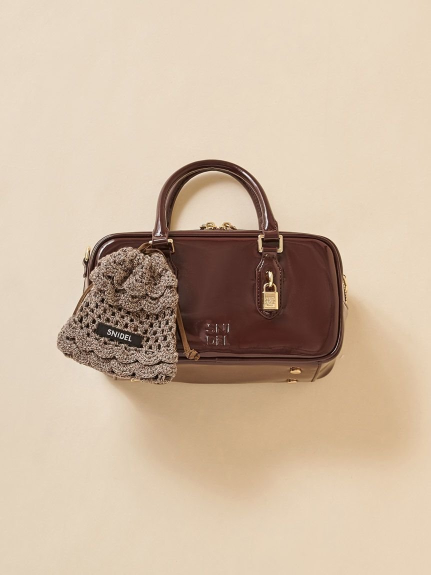 【スナイデル/SNIDEL】のミニボストン インテリア・キッズ・メンズ・レディースファッション・服の通販 founy(ファニー) 　ファッション　Fashion　レディースファッション　Fashion for Women　エナメル　Patent Leather　コンパクト　Compact, Small Size　チャーム　Charm, Pendant　トレンド　Trend, Trending Now　フェイクレザー　Faux Leather, PU Leather　フォルム　Silhouette, Form　フロント　Front, Front Design　ボストン　Boston　ボストンバッグ　Boston Bag, Retro Bag　ポケット　Pocket, Pocket Detail　人気　Popular, Best Seller　今季　This Season, Current Season　定番　Standard, Basic Item　楽ちん　Easy Fit, Comfortable　DBRW[059]|ID: prp329100004615343 ipo3291000000033250800