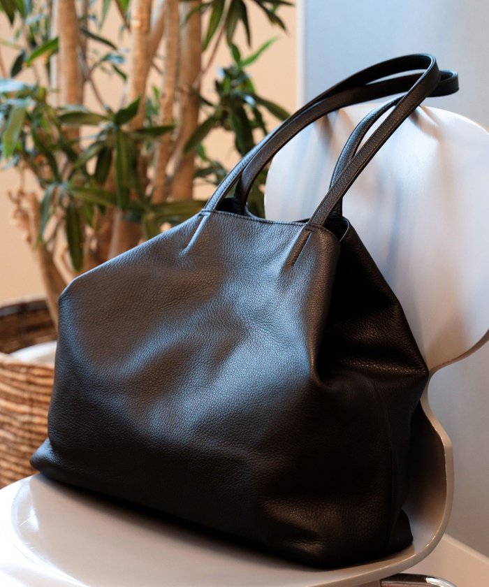 【ビームス ハート/BEAMS HEART / MEN】のレザー トートバッグ(A4サイズ収納可能) インテリア・キッズ・メンズ・レディースファッション・服の通販 founy(ファニー) https://founy.com/ ファッション Fashion メンズファッション Fashion for Men バッグ Bags トートバッグ / 通勤・大容量バッグ Tote Bags シンプル Simple, Minimal ポケット Pocket, Pocket Detail マグネット Magnet, Magnetic Closure おすすめ Recommended / Our Picks 旅行 Travel エレガント 上品 Elegant ギフト プレゼント Gift / Present ビジネス 仕事 通勤 Business / Work / Commuting |ID: prp329100004615644 ipo3291000000033448867