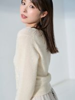 【フレイ アイディー/FRAY I.D】のフィルムフェザーカーディガン 人気、トレンドファッション・服の通販 founy(ファニー) ファッション Fashion レディースファッション Fashion for Women トップス・カットソー Cut & Sew Tops カーディガン・羽織り Layered Style Cardigans カーディガン Cardigan, Knitwear コンパクト Compact, Small Size トレンド Trend, Trending Now フェザー Feather, Feather Detail フロント Front, Front Design |ID:prp329100004615765
