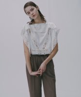 【フリークスストア/FREAK'S STORE】のインドレース スクエア フリルブラウス / ショート丈 レースブラウス 25SS 人気、トレンドファッション・服の通販 founy(ファニー) ファッション Fashion レディースファッション Fashion for Women トップス・カットソー Cut & Sew Tops シャツ・ブラウス・オフィスカジュアル Elegant Blouses & Button-Ups 2025年 2025 2025春夏・S/S Spring/Summer 2025 SS25 おすすめ Recommended / Our Picks とろみ Fluid, Flowy Fabric インド Indian Textile コンパクト Compact, Small Size サンダル Sandals, Summer Shoes ショート Short, Short Length スクエア Square, Square Shape スラックス Slacks, Dress Pants スリッポン Slip-On, Loafer デニム Denim, Jeans Material フェミニン Feminine, Girly フラット Flat, Flat Shoes フリル Frill, Ruffle ボトム Bottoms, Lower Wear リラックス Relax, Relaxed Fit レース Lace, Lace Fabric 夏 Summer S/S・春夏 SS, Spring/Summer, Warm Season |ID:prp329100004615829