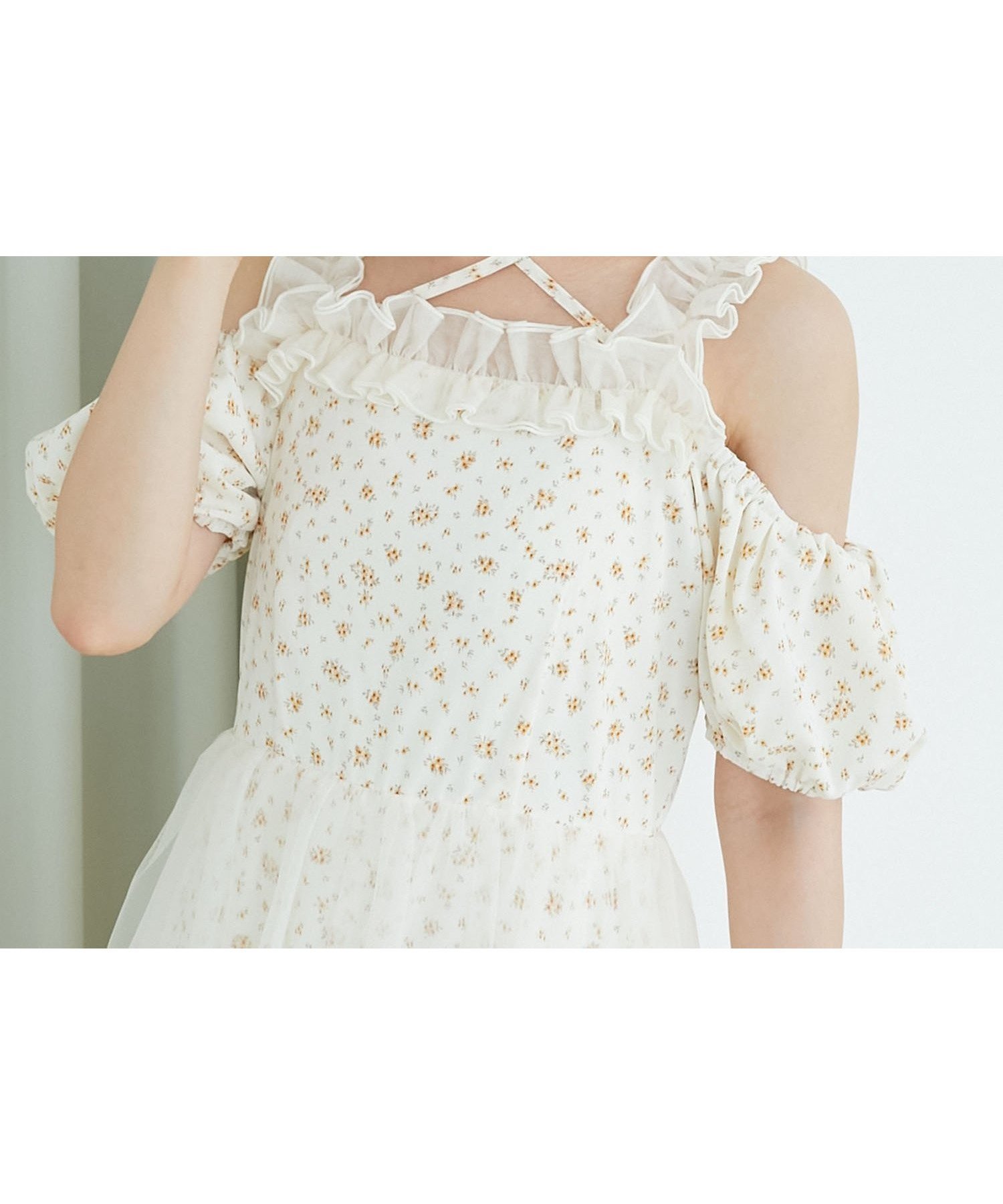 【マジェスティック レゴン/MAJESTIC LEGON】のスイートチュールティアードワンピース インテリア・キッズ・メンズ・レディースファッション・服の通販 founy(ファニー) 　ファッション　Fashion　レディースファッション　Fashion for Women　ワンピース　Dresses　アシンメトリー　Asymmetrical Style　シャーリング　Shirring, Ruched　チュール　Tulip, Tulip Motif　ドット　Polka Dot, Dot Pattern　フィット　Fit, Slim Fit　フェミニン　Feminine, Girly　アイボリー柄|ID: prp329100004616230 ipo3291000000033427327