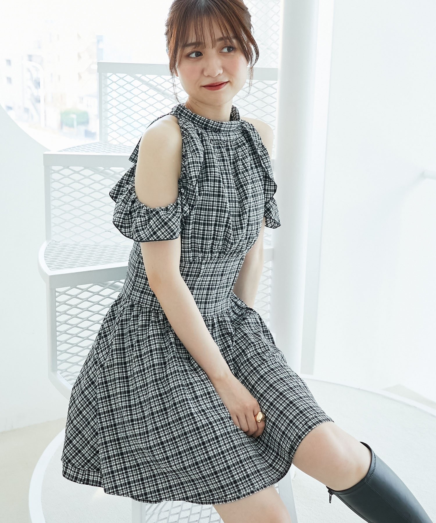 【マジェスティック レゴン/MAJESTIC LEGON】のアメスリミニワンピース インテリア・キッズ・メンズ・レディースファッション・服の通販 founy(ファニー) 　ファッション　Fashion　レディースファッション　Fashion for Women　ワンピース　Dresses　秋　Autumn　カーディガン　Cardigan, Knitwear　ギャザー　Gathered, Ruffled　シャーリング　Shirring, Ruched　ダウン　Down, Puffer　ミュール　Mule, Backless Shoes　リボン　Ribbon, Bow　ロング　Long, Long-Length　再入荷　Restock / Back in Stock　おすすめ　Recommended / Our Picks　ブラック柄|ID: prp329100004616242 ipo3291000000033612057