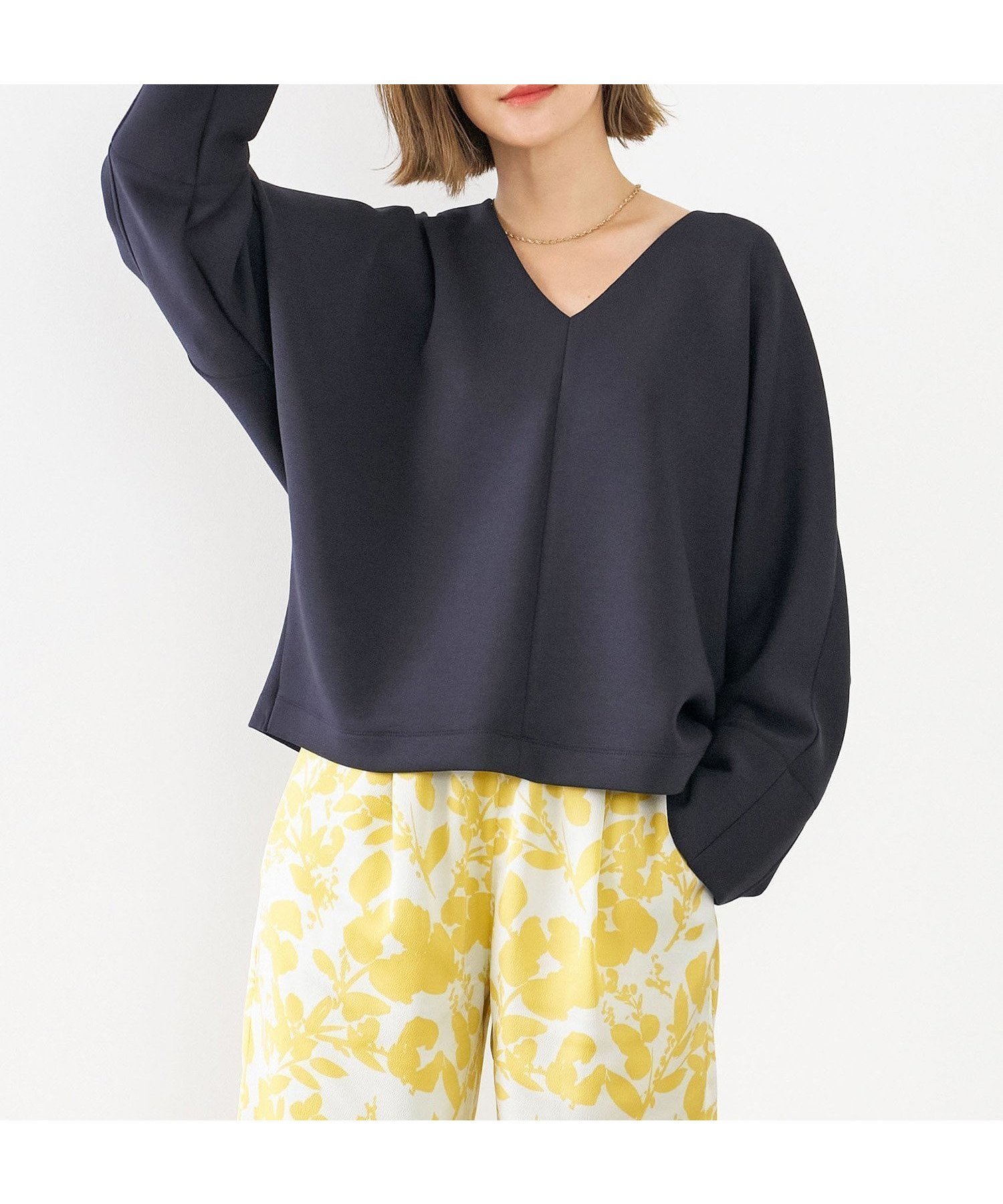 【マイカ ディール/MICA & DEAL】のVネックダンボールプルオーバー インテリア・キッズ・メンズ・レディースファッション・服の通販 founy(ファニー) 　ファッション　Fashion　レディースファッション　Fashion for Women　トップス・カットソー　Cut & Sew Tops　カジュアルプルオーバー・ニットトップス　Pullovers & Knit Tops / Casual Pullovers　Vネックトップス　V-Neck Tops / V-Cut Neckline Shirts　ストレッチ　Stretch, Stretchy Fabric　スリーブ　Sleeve, Long Sleeve / Short Sleeve　トレンド　Trend, Trending Now　NAVY|ID: prp329100004616718 ipo3291000000033718508