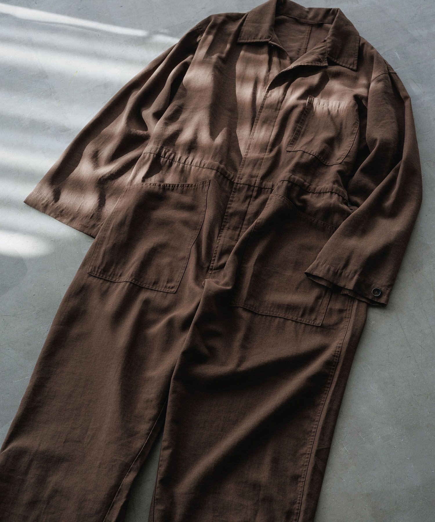 【アダムエロペ /ADAM ET ROPE' / MEN】の【WEB限定】リネンミックス オールインワン / ユニセックス インテリア・キッズ・メンズ・レディースファッション・服の通販 founy(ファニー) 　ファッション　Fashion　メンズファッション　Fashion for Men　インナー　Innerwear　スニーカー　Sneakers, Trainers　スピンドル　Spindle, Drawcord　スーツ　Suit, Formalwear　パッチ　Patch, Appliqué　フィット　Fit, Slim Fit　フロント　Front, Front Design　ボトム　Bottoms, Lower Wear　ポケット　Pocket, Pocket Detail　ミックス　Mix, Mixed Style　モダン　Modern, Contemporary　リネン　Linen, Linen Fabric　リラックス　Relax, Relaxed Fit　ロング　Long, Long-Length　おすすめ　Recommended / Our Picks　夏　Summer　エレガント 上品　Elegant　ブラウン(22)|ID: prp329100004616829 ipo3291000000033074435