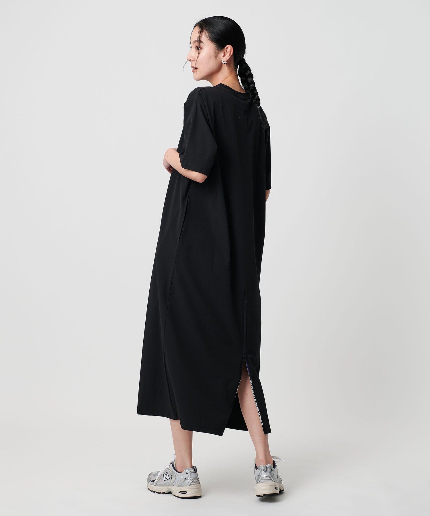 【ビューティ&ユース ユナイテッドアローズ/BEAUTY&YOUTH / UNITED ARROWS】の【別注】 THOUSAND MILE ハーフスリーブワンピース UVカット/はっ水 インテリア・キッズ・メンズ・レディースファッション・服の通販 founy(ファニー) 　ファッション　Fashion　レディースファッション　Fashion for Women　ワンピース　Dresses　カリフォルニア　California, Cali Style　サマー　Summer, Summer Style　サンダル　Sandals, Summer Shoes　スウェット / スエット　Sweatshirt, Sweatwear　ストレッチ　Stretch, Stretchy Fabric　スニーカー　Sneakers, Trainers　スポーツ　Sports, Activewear　スリーブ　Sleeve, Long Sleeve / Short Sleeve　定番　Standard, Basic Item　人気　Popular, Best Seller　ハーフ　Half, Half-Length　別注　Limited Edition, Custom Order　半袖　Short Sleeve, Half Sleeve　ロング　Long, Long-Length　おすすめ　Recommended / Our Picks　BLACK|ID: prp329100004617043 ipo3291000000033444482