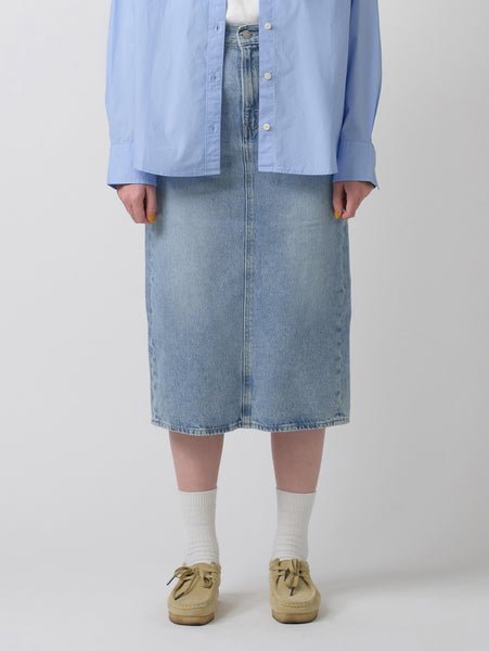 【リーバイス/Levis】のバックスリット デニム スカート ライトインディゴ 人気、トレンドファッション・服の通販 founy(ファニー) 　ファッション　Fashion　レディースファッション　Fashion for Women　スカート　Skirts　バッグ　Bags　スリット　Slit, Slit Detail　スリム　Slim, Slim Fit　デニム　Denim, Jeans Material　フィット　Fit, Slim Fit　ベーシック　Basic, Essential　 other-1|ID: prp329100004617080 ipo3291000000034587801