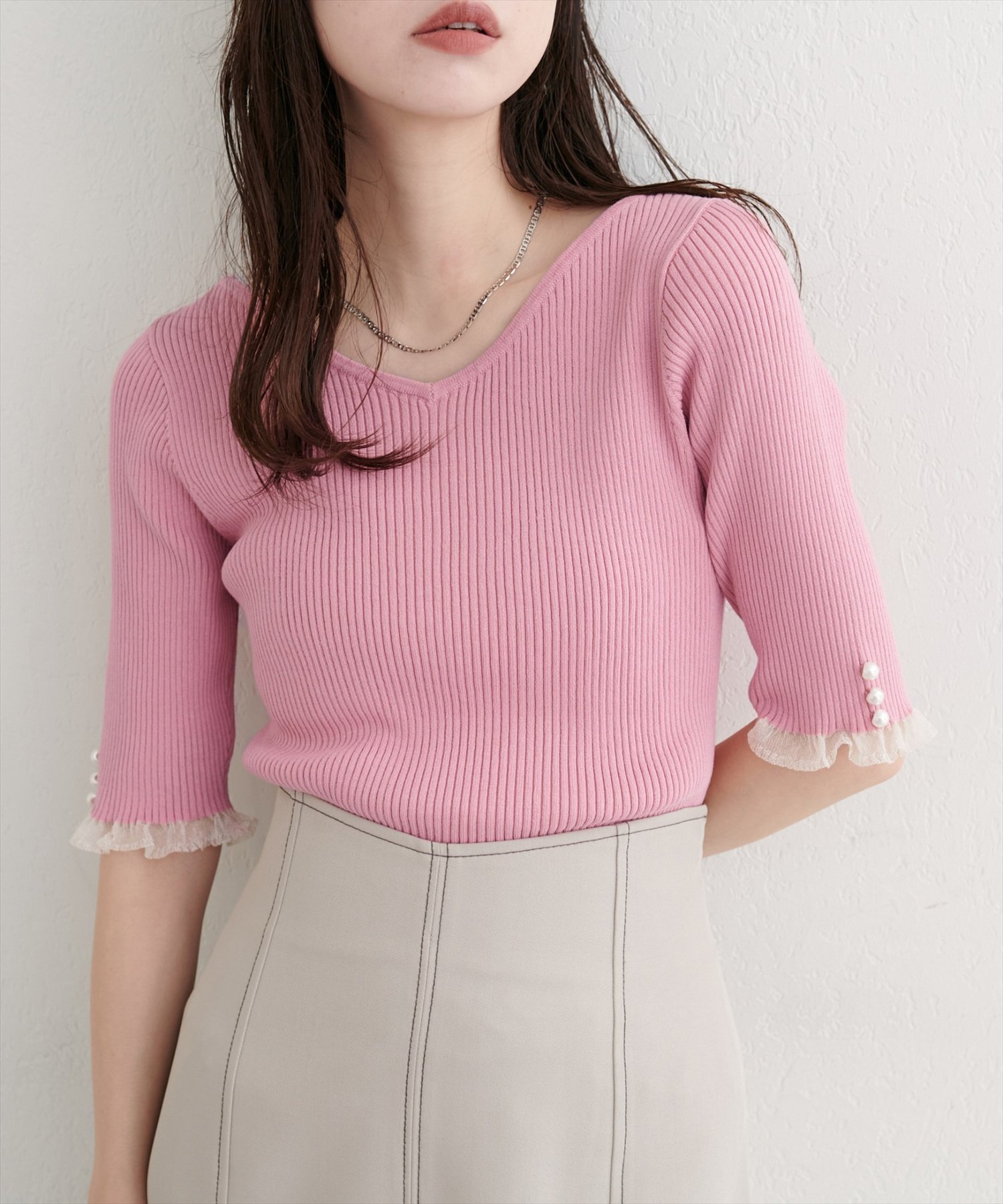 【ナチュラルクチュール/natural couture】の前後2WAYシアーフリルリブニット インテリア・キッズ・メンズ・レディースファッション・服の通販 founy(ファニー) 　ファッション　Fashion　レディースファッション　Fashion for Women　トップス・カットソー　Cut & Sew Tops　ニット　Knit Tops & Sweaters　キャミワンピース　Cami Dress, Slip Dress　シューズ　Shoes, Footwear　シンプル　Simple, Minimal　ジャケット　Jacket, Outerwear　スニーカー　Sneakers, Trainers　タイトスカート　Pencil Skirt, Tight Skirt　デコルテ　Décolleté, Neckline　デニム　Denim, Jeans Material　パール　Pearl, Pearl Accent　フィット　Fit, Slim Fit　フェミニン　Feminine, Girly　フラット　Flat, Flat Shoes　リラックス　Relax, Relaxed Fit　レース　Lace, Lace Fabric　ワイド　Wide, Wide Fit　エレガント 上品　Elegant　2025年　2025　2025-2026秋冬・A/W　Autumn/Winter 2025–26 AW25–26　ピンク|ID: prp329100004618056 ipo3291000000033280739