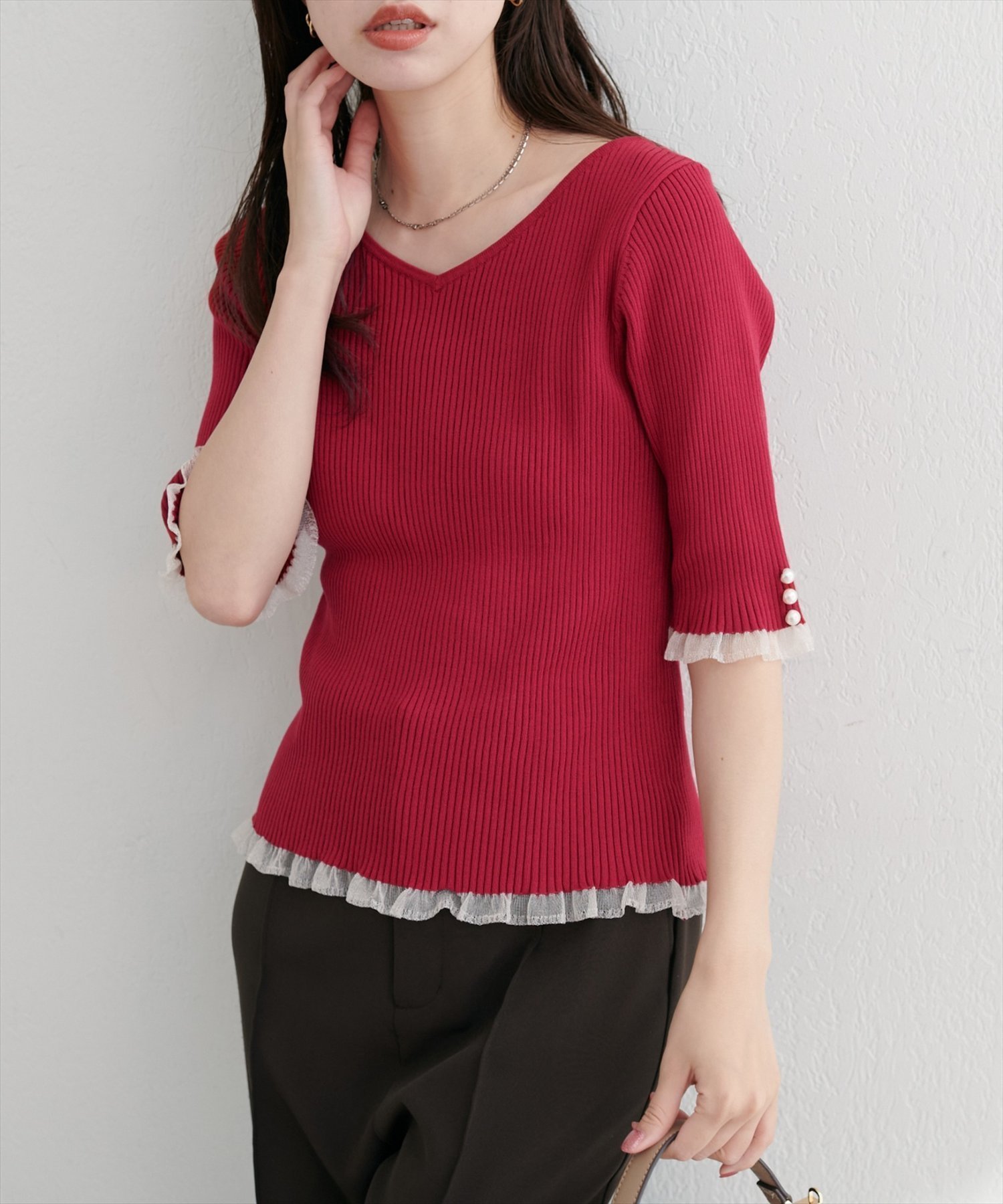【ナチュラルクチュール/natural couture】の前後2WAYシアーフリルリブニット インテリア・キッズ・メンズ・レディースファッション・服の通販 founy(ファニー) 　ファッション　Fashion　レディースファッション　Fashion for Women　トップス・カットソー　Cut & Sew Tops　ニット　Knit Tops & Sweaters　キャミワンピース　Cami Dress, Slip Dress　シューズ　Shoes, Footwear　シンプル　Simple, Minimal　ジャケット　Jacket, Outerwear　スニーカー　Sneakers, Trainers　タイトスカート　Pencil Skirt, Tight Skirt　デコルテ　Décolleté, Neckline　デニム　Denim, Jeans Material　パール　Pearl, Pearl Accent　フィット　Fit, Slim Fit　フェミニン　Feminine, Girly　フラット　Flat, Flat Shoes　リラックス　Relax, Relaxed Fit　レース　Lace, Lace Fabric　ワイド　Wide, Wide Fit　エレガント 上品　Elegant　2025年　2025　2025-2026秋冬・A/W　Autumn/Winter 2025–26 AW25–26　レッド|ID: prp329100004618056 ipo3291000000033280740