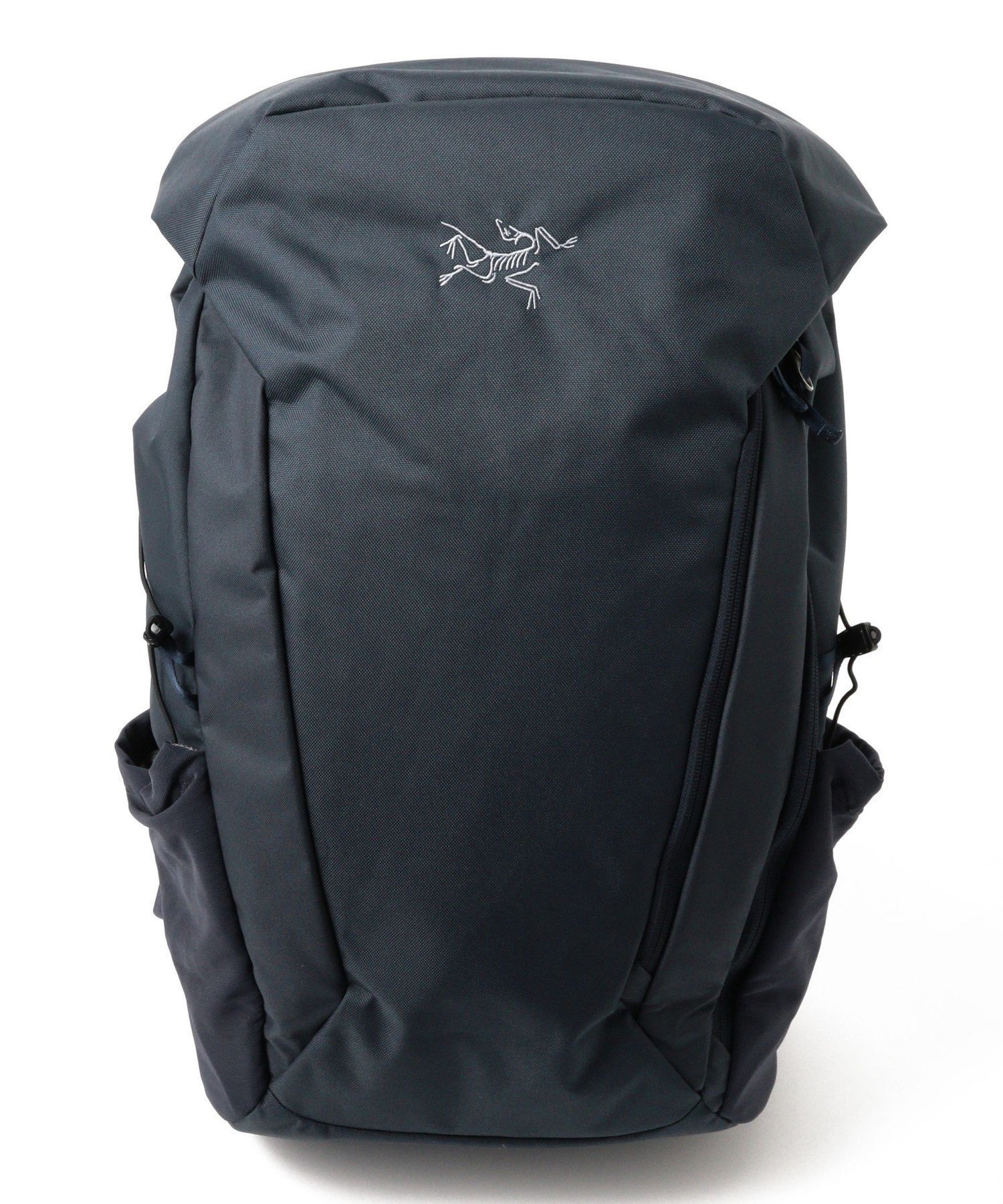 【ビームス/BEAMS / MEN】の【アウトドア/ビジネス】ARC TERYX / Mantis 30 Bag Pack 25AW アークテリクス マンティス バックパック リュック 30L 旅行 通勤 オンオフ兼用 インテリア・キッズ・メンズ・レディースファッション・服の通販 founy(ファニー) 　ファッション　Fashion　メンズファッション　Fashion for Men　バッグ　Bags　アウトドア　Outdoor Clothing　インナー　Innerwear　シンプル　Simple, Minimal　スタイリッシュ　Stylish, Fashionable　スリーブ　Sleeve, Long Sleeve / Short Sleeve　チェック　Check, Plaid, Tartan　デイパック　Daypack, Casual Backpack　ドローコード　Drawcord, Drawstring Cord　定番　Standard, Basic Item　バランス　Balance, Style Balance　ポケット　Pocket, Pocket Detail　別注　Limited Edition, Custom Order　リップ　Lip, Lip Motif　リュック　Backpack, Rucksack　旅行　Travel　ビジネス 仕事 通勤　Business / Work / Commuting　2025年　2025　2025-2026秋冬・A/W　Autumn/Winter 2025–26 AW25–26　Black_Sapphire|ID: prp329100004618343 ipo3291000000034045893
