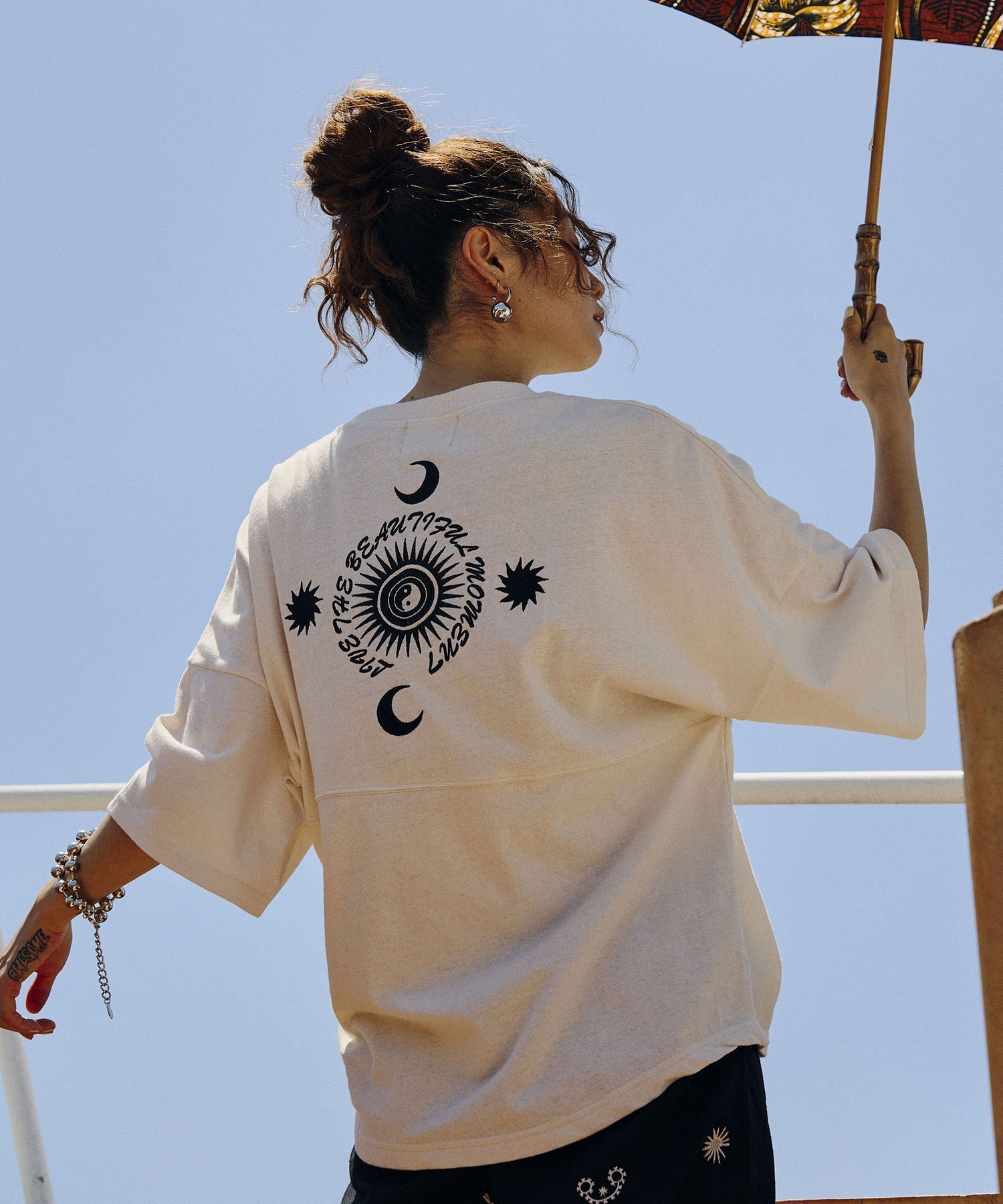 【ローズバッド/ROSE BUD】のHLAADAforROSEBUD/EMBROIDERY FOOT BALL TEE インテリア・キッズ・メンズ・レディースファッション・服の通販 founy(ファニー) 　ファッション　Fashion　レディースファッション　Fashion for Women　インド　Indian Textile　コレクション　Collection, Seasonal Line　デニム　Denim, Jeans Material　トレンド　Trend, Trending Now　人気　Popular, Best Seller　フェミニン　Feminine, Girly　プリント　Print, Printed Pattern　モチーフ　Motif, Design Theme　リゾート　Resort, Vacation Style　ワイド　Wide, Wide Fit　夏　Summer　WHITE|ID: prp329100004618457 ipo3291000000033108000