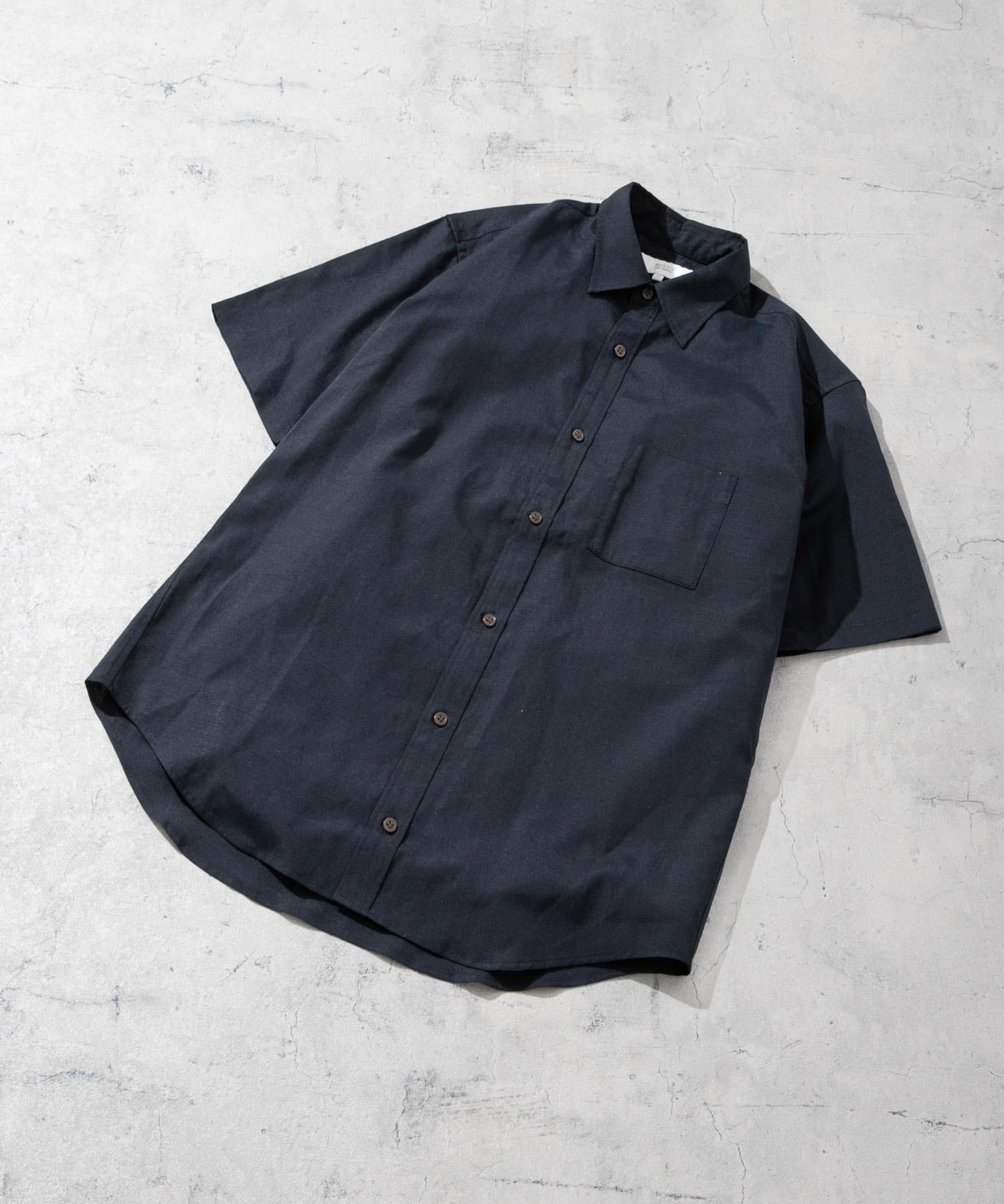 【アーバンリサーチ ロッソ/URBAN RESEARCH ROSSO / MEN】の『防シワ』『XLサイズあり』ハイパフォーマンスリネンレギュラー半袖シャツ インテリア・キッズ・メンズ・レディースファッション・服の通販 founy(ファニー) 　ファッション　Fashion　メンズファッション　Fashion for Men　サングラス　Sunglasses, Shades　サンダル　Sandals, Summer Shoes　シンプル　Simple, Minimal　スニーカー　Sneakers, Trainers　スラックス　Slacks, Dress Pants　デニム　Denim, Jeans Material　パフォーマンス　Performance, Active Function　ベーシック　Basic, Essential　半袖　Short Sleeve, Half Sleeve　リネン　Linen, Linen Fabric　リュック　Backpack, Rucksack　レギュラー　Regular, Standard Fit　ワーク　Workwear, Utility Style　S/S・春夏　SS, Spring/Summer, Warm Season　おすすめ　Recommended / Our Picks　夏　Summer　エレガント 上品　Elegant　ビジネス 仕事 通勤　Business / Work / Commuting　2025年　2025　2025春夏・S/S　Spring/Summer 2025 SS25　NAVY|ID: prp329100004618503 ipo3291000000033180507