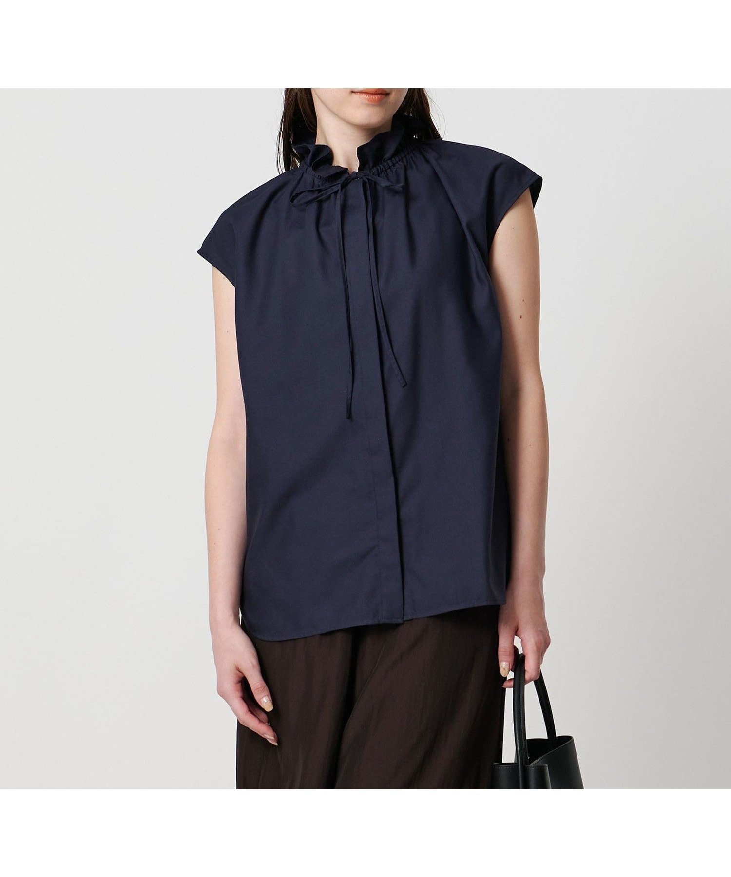 【ユナイテッドアローズ/UNITED ARROWS】のフリルカラー フレンチスリーブ ブラウス インテリア・キッズ・メンズ・レディースファッション・服の通販 founy(ファニー) 　ファッション　Fashion　レディースファッション　Fashion for Women　トップス・カットソー　Cut & Sew Tops　シャツ・ブラウス・オフィスカジュアル　Elegant Blouses & Button-Ups　インナー　Innerwear　ジャケット　Jacket, Outerwear　スリーブ　Sleeve, Long Sleeve / Short Sleeve　ドレープ　Drape, Draping Fabric　ドローストリング　Drawstring, Pull Cord　フェミニン　Feminine, Girly　フリル　Frill, Ruffle　フレア　Flare, Flared　フレンチ　French, French Style　リボン　Ribbon, Bow　ビジネス 仕事 通勤　Business / Work / Commuting　NAVY|ID: prp329100004618544 ipo3291000000033109938