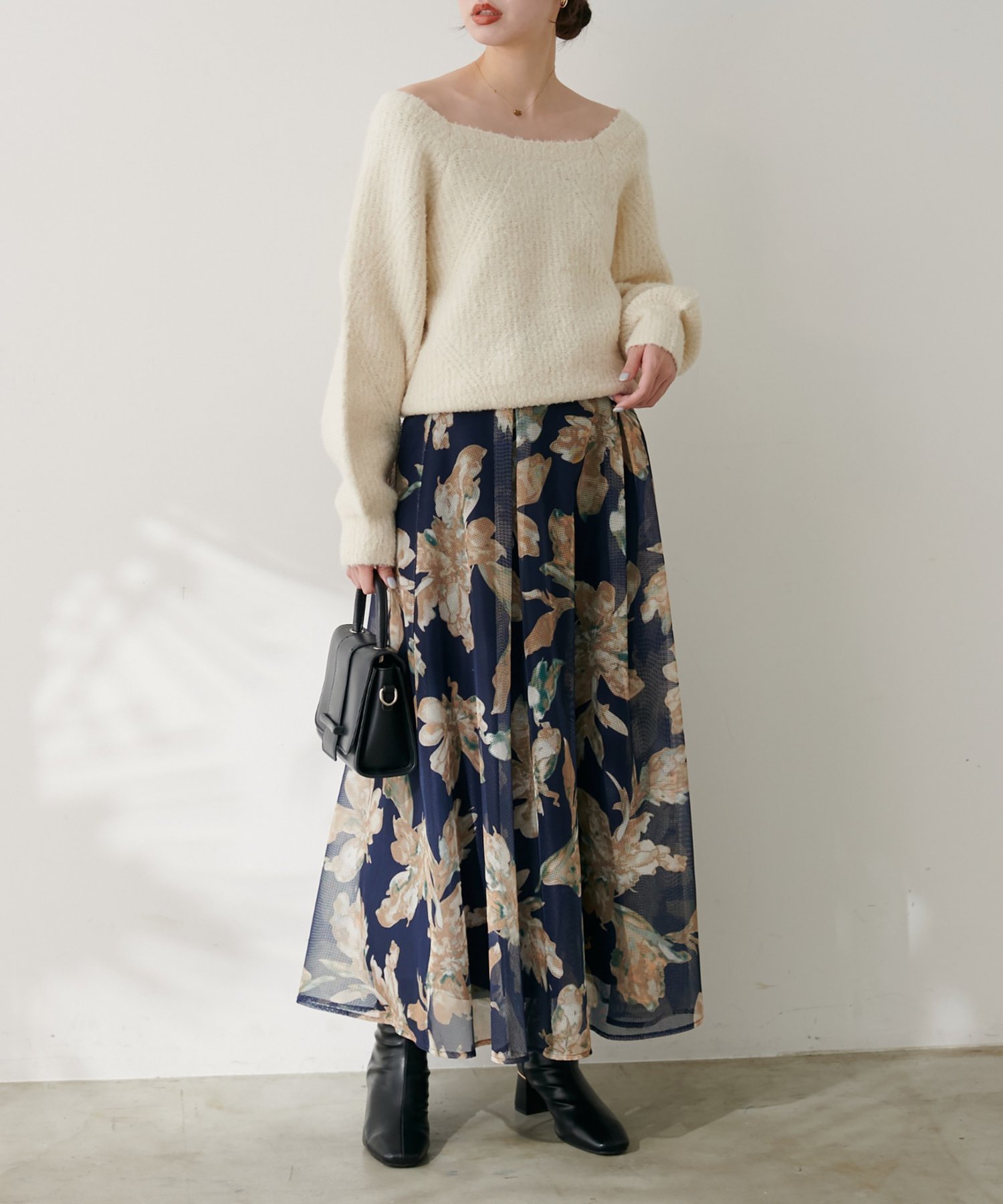 【ナチュラルクチュール/natural couture】の大花プリントメッシュスカート インテリア・キッズ・メンズ・レディースファッション・服の通販 founy(ファニー) 　ファッション　Fashion　レディースファッション　Fashion for Women　スカート　Skirts　エアリー　Airy Texture　カットソー　Cut and Sewn Top　サンダル　Sandals, Summer Shoes　スニーカー　Sneakers, Trainers　フェミニン　Feminine, Girly　ポケット　Pocket, Pocket Detail　メッシュ　Mesh, Net Fabric　ロマンティック　Romantic, Feminine Style　おすすめ　Recommended / Our Picks　2025年　2025　2025-2026秋冬・A/W　Autumn/Winter 2025–26 AW25–26　ネイビー|ID: prp329100004618697 ipo3291000000033234226