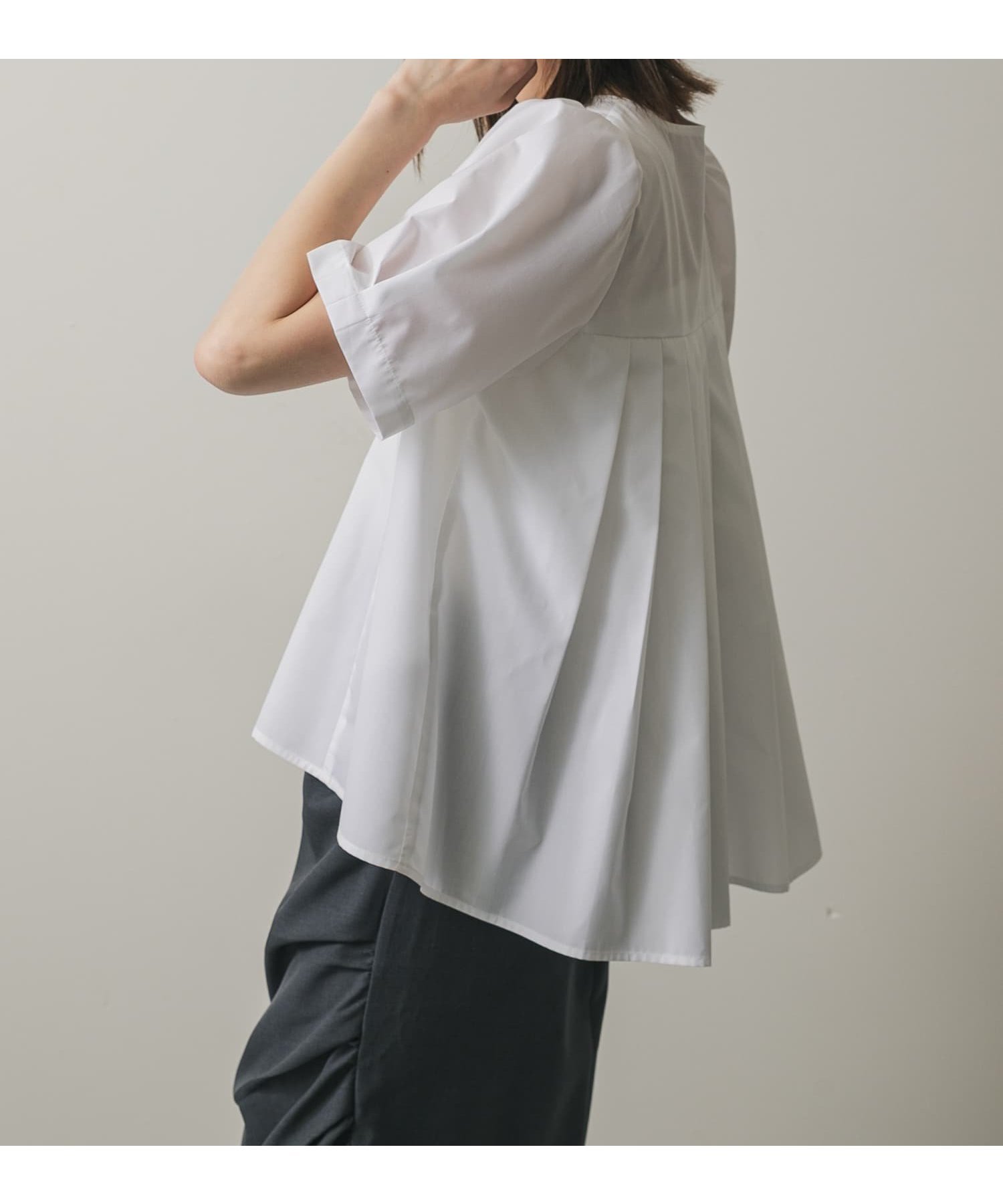 【センスオブプレイス/SENSE OF PLACE by URBAN RESEARCH】のバックタックプリーツブラウス インテリア・キッズ・メンズ・レディースファッション・服の通販 founy(ファニー) 　ファッション　Fashion　レディースファッション　Fashion for Women　トップス・カットソー　Cut & Sew Tops　シャツ・ブラウス・オフィスカジュアル　Elegant Blouses & Button-Ups　バッグ　Bags　プリーツ　Pleats, Pleated　エレガント 上品　Elegant　OFF WHITE|ID: prp329100004618979 ipo3291000000033227116
