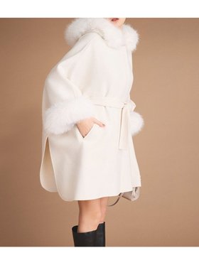 【セルフォード/CELFORD】のファーポンチョコート 人気、トレンドファッション・服の通販 founy(ファニー) ファッション Fashion レディースファッション Fashion for Women アウター Coat / Outerwear Collection コート・ロングコート・ピーコート Long Coats, Peacoats & More ポンチョ・ケープコート Ponchos & Capes トレンド Trend, Trending Now 今季 This Season, Current Season |ID:prp329100004619079