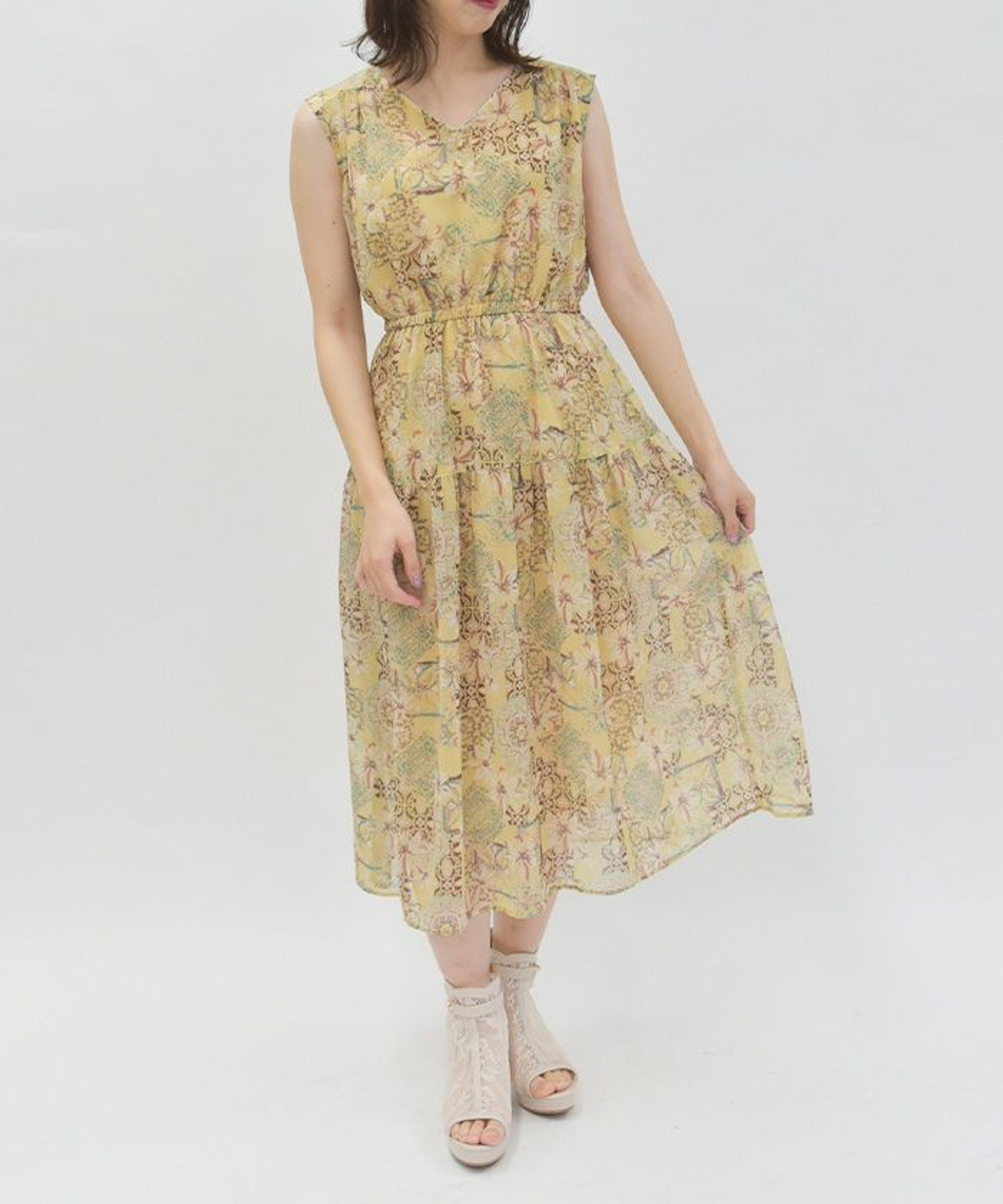 【アクシーズファム/axes femme】のフラワー*タイル柄楊柳ワンピース インテリア・キッズ・メンズ・レディースファッション・服の通販 founy(ファニー) 　ファッション　Fashion　レディースファッション　Fashion for Women　ワンピース　Dresses　おすすめ　Recommended / Our Picks　カーディガン　Cardigan, Knitwear　シフォン　Chiffon, Lightweight Fabric　スクエア　Square, Square Shape　ストール　Stole, Wrap　フェミニン　Feminine, Girly　フラワー　Flower, Floral　ワンポイント　One Point, Statement Accent　夏　Summer　イエロー|ID: prp329100004619321 ipo3291000000033185804