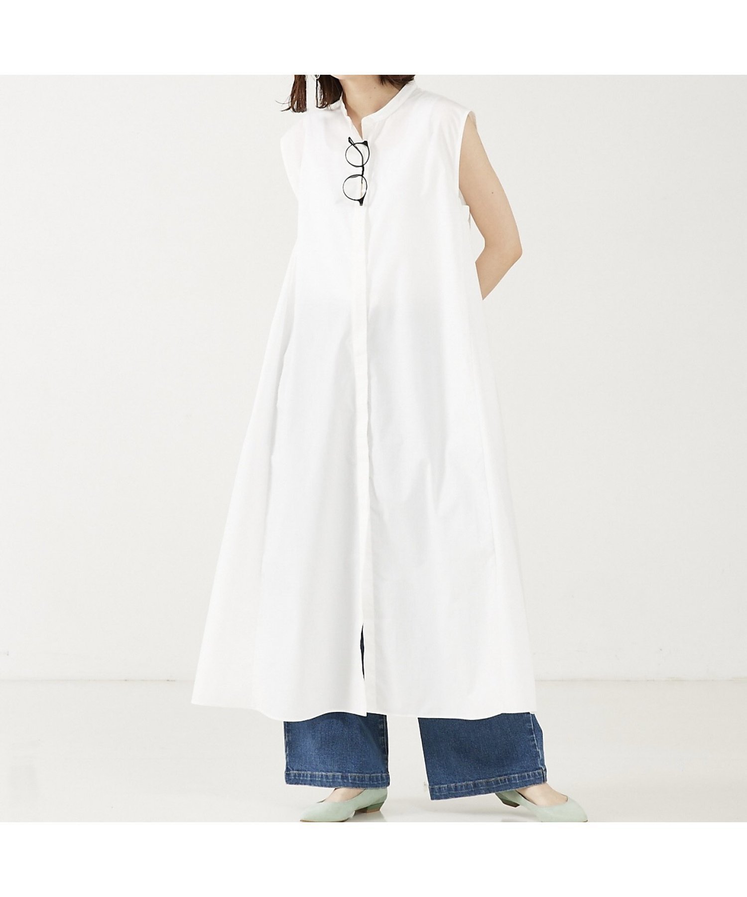 【アバハウスマヴィ/abahouse mavie】の【大人のいちまんワンピ】ブロードノースリシャツワンピ インテリア・キッズ・メンズ・レディースファッション・服の通販 founy(ファニー) 　ファッション　Fashion　レディースファッション　Fashion for Women　ワンピース　Dresses　シャツワンピース / 1枚で着映えコーデ　Shirt Dresses　おすすめ　Recommended / Our Picks　ギャザー　Gathered, Ruffled　シャツワンピ　Shirt Dress, Shirt One-Piece　シンプル　Simple, Minimal　ノースリーブ　Sleeveless, No-Sleeve　ホワイト|ID: prp329100004619547 ipo3291000000033828558