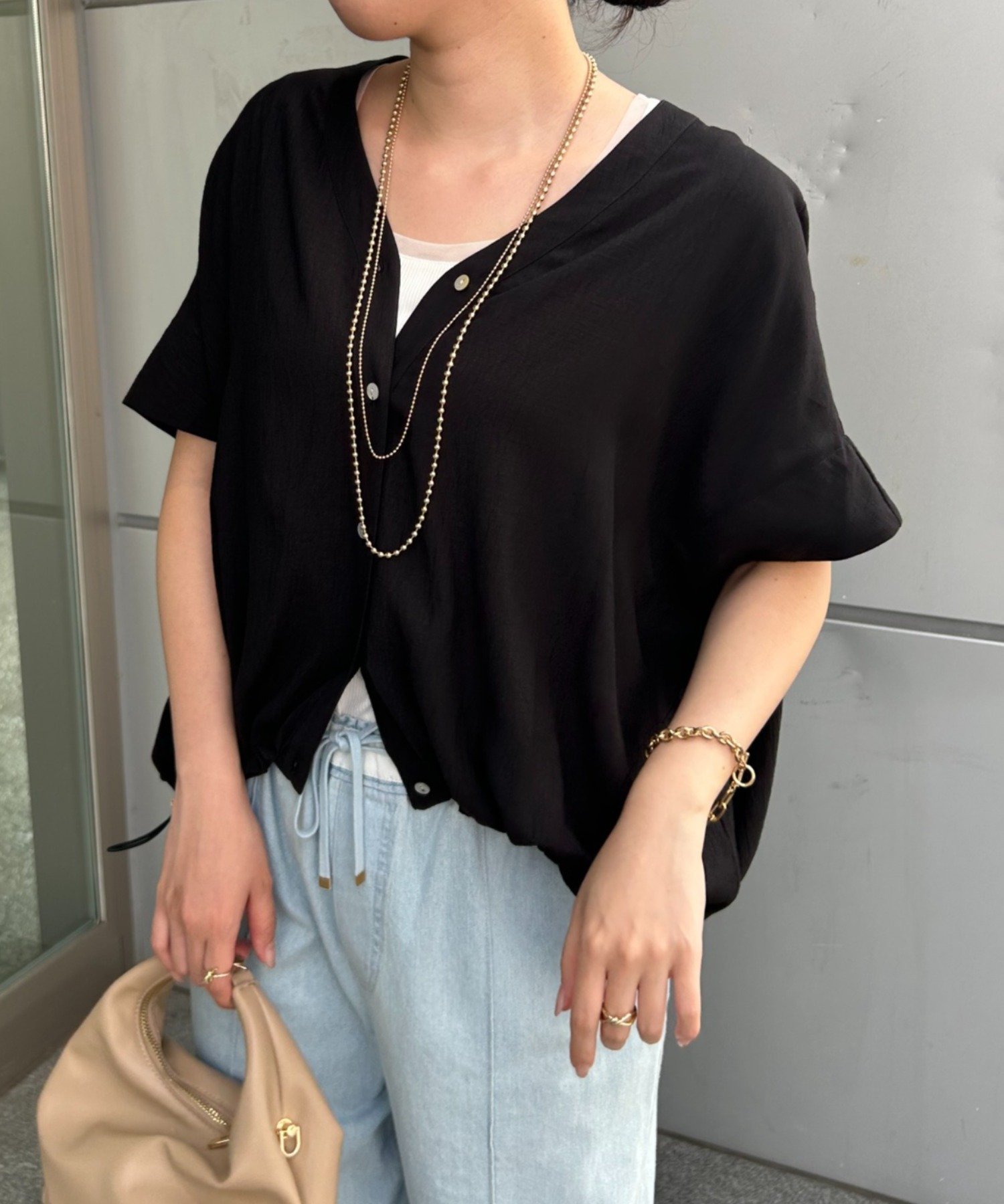 【ジェナ エスパス メルヴェイユ/Jena espace merveilleux】の【スッキリ半袖Vシャツ】裾ドロストダブルVシャツ インテリア・キッズ・メンズ・レディースファッション・服の通販 founy(ファニー) 　ファッション　Fashion　レディースファッション　Fashion for Women　トップス・カットソー　Cut & Sew Tops　シャツ・ブラウス・オフィスカジュアル　Elegant Blouses & Button-Ups　スマート　Smart, Elegant　ドローコード　Drawcord, Drawstring Cord　半袖　Short Sleeve, Half Sleeve　再入荷　Restock / Back in Stock　おすすめ　Recommended / Our Picks　ブラック|ID: prp329100004619958 ipo3291000000033461604
