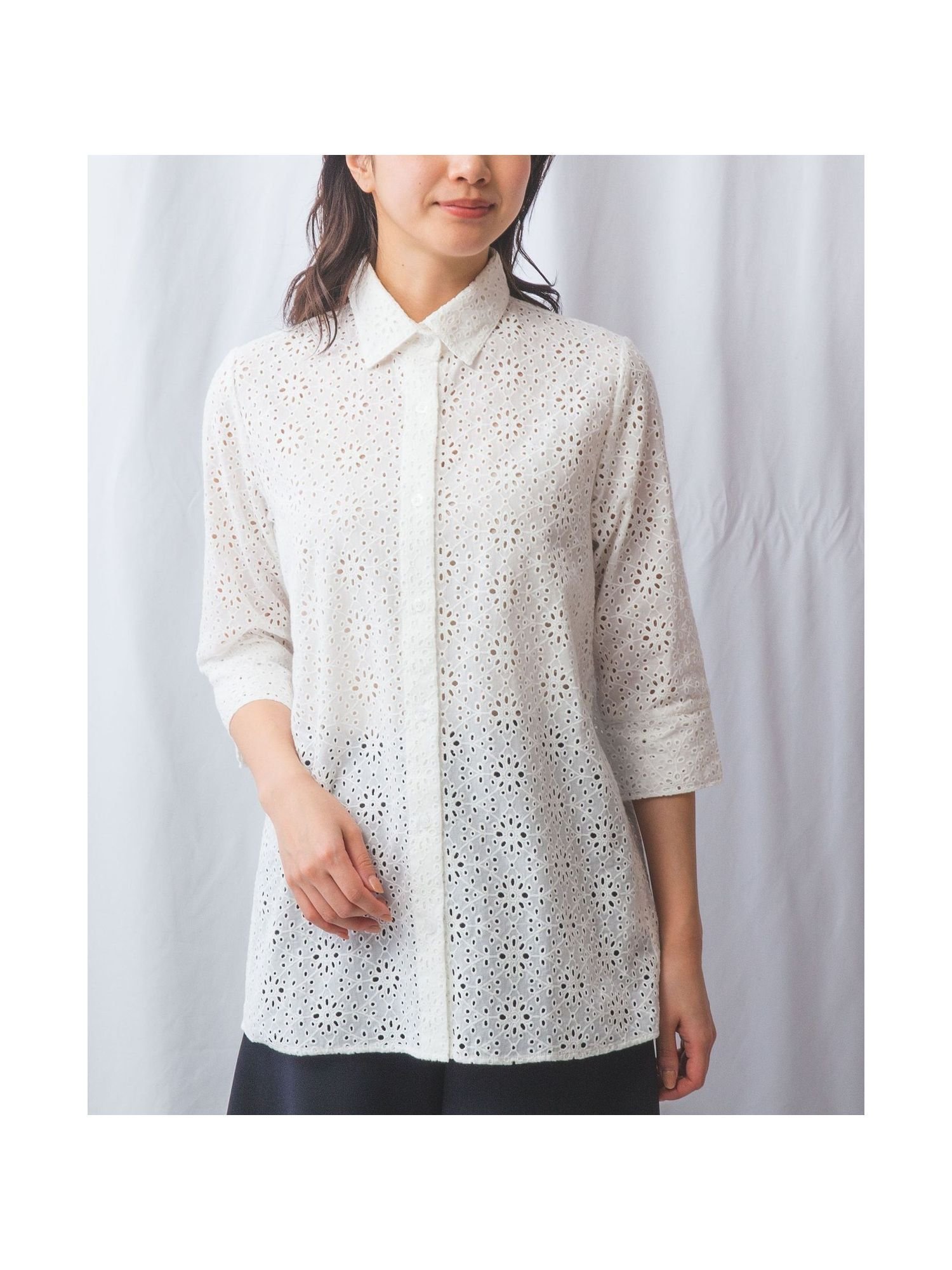 【ナラ カミーチェ/NARACAMICIE】のレース七分袖シャツ インテリア・キッズ・メンズ・レディースファッション・服の通販 founy(ファニー) 　ファッション　Fashion　レディースファッション　Fashion for Women　トップス・カットソー　Cut & Sew Tops　シャツ・ブラウス・オフィスカジュアル　Elegant Blouses & Button-Ups　クロップド　Cropped, Short Length　ストレッチ　Stretch, Stretchy Fabric　スリット　Slit, Slit Detail　レース　Lace, Lace Fabric　エレガント 上品　Elegant　夏　Summer　ホワイト|ID: prp329100004620403 ipo3291000000033550504
