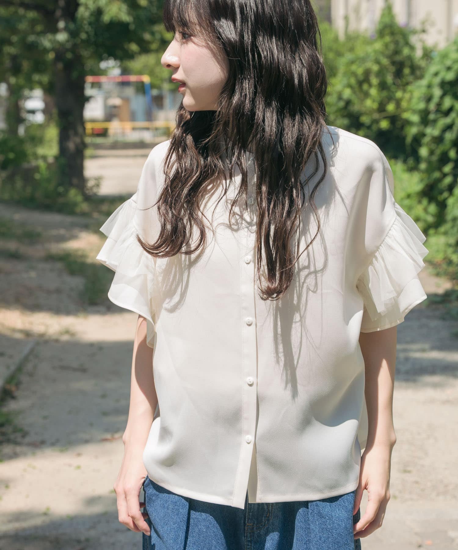 【アイテムズアーバンリサーチ/ITEMS URBAN RESEARCH】のチュールドッキングフリルブラウス インテリア・キッズ・メンズ・レディースファッション・服の通販 founy(ファニー) 　ファッション　Fashion　レディースファッション　Fashion for Women　トップス・カットソー　Cut & Sew Tops　シャツ・ブラウス・オフィスカジュアル　Elegant Blouses & Button-Ups　2025年　2025　2025春夏・S/S　Spring/Summer 2025 SS25　シアー　Sheer, See-Through　スマート　Smart, Elegant　チュール　Tulip, Tulip Motif　フリル　Frill, Ruffle　ベーシック　Basic, Essential　エレガント 上品　Elegant　夏　Summer　S/S・春夏　SS, Spring/Summer, Warm Season　秋　Autumn　OFF|ID: prp329100004620458 ipo3291000000033636007