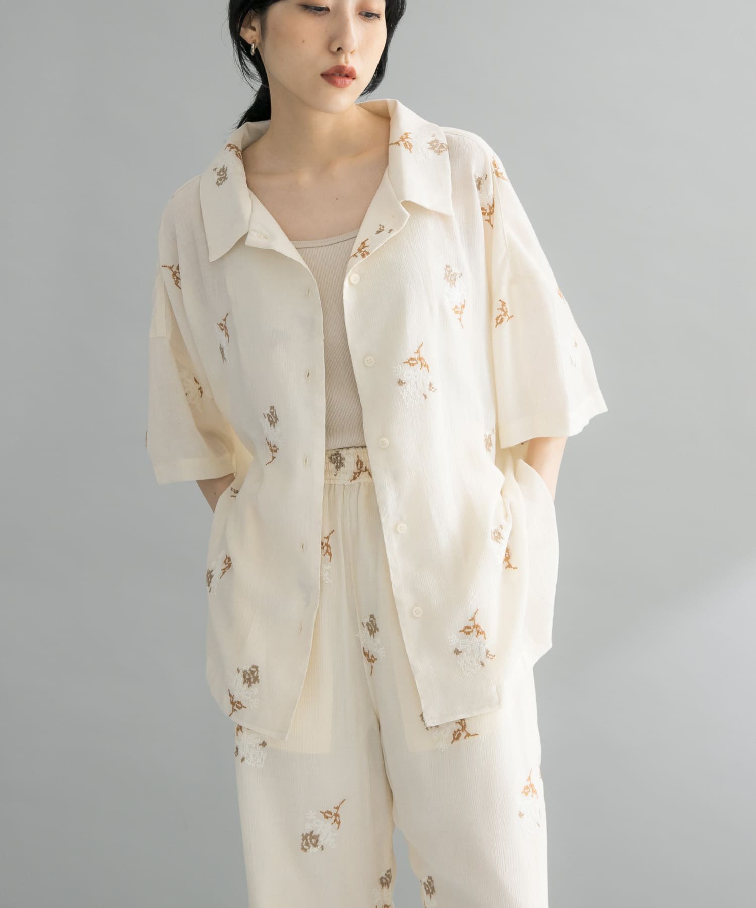 【ケービーエフ/KBF / URBAN RESEARCH】の『WEB限定』エンブロイダリーワイドシャツ 人気、トレンドファッション・服の通販 founy(ファニー) 　ファッション　Fashion　レディースファッション　Fashion for Women　トップス・カットソー　Cut & Sew Tops　シャツ・ブラウス・オフィスカジュアル　Elegant Blouses & Button-Ups　2025年　2025　2025春夏・S/S　Spring/Summer 2025 SS25　おすすめ　Recommended / Our Picks　エンブロイダリー　Embroidery Design　セットアップ　Set-Up, Coordinated Outfit　リラックス　Relax, Relaxed Fit　ワイド　Wide, Wide Fit　夏　Summer　S/S・春夏　SS, Spring/Summer, Warm Season　 other-1|ID: prp329100004621034 ipo3291000000033627293