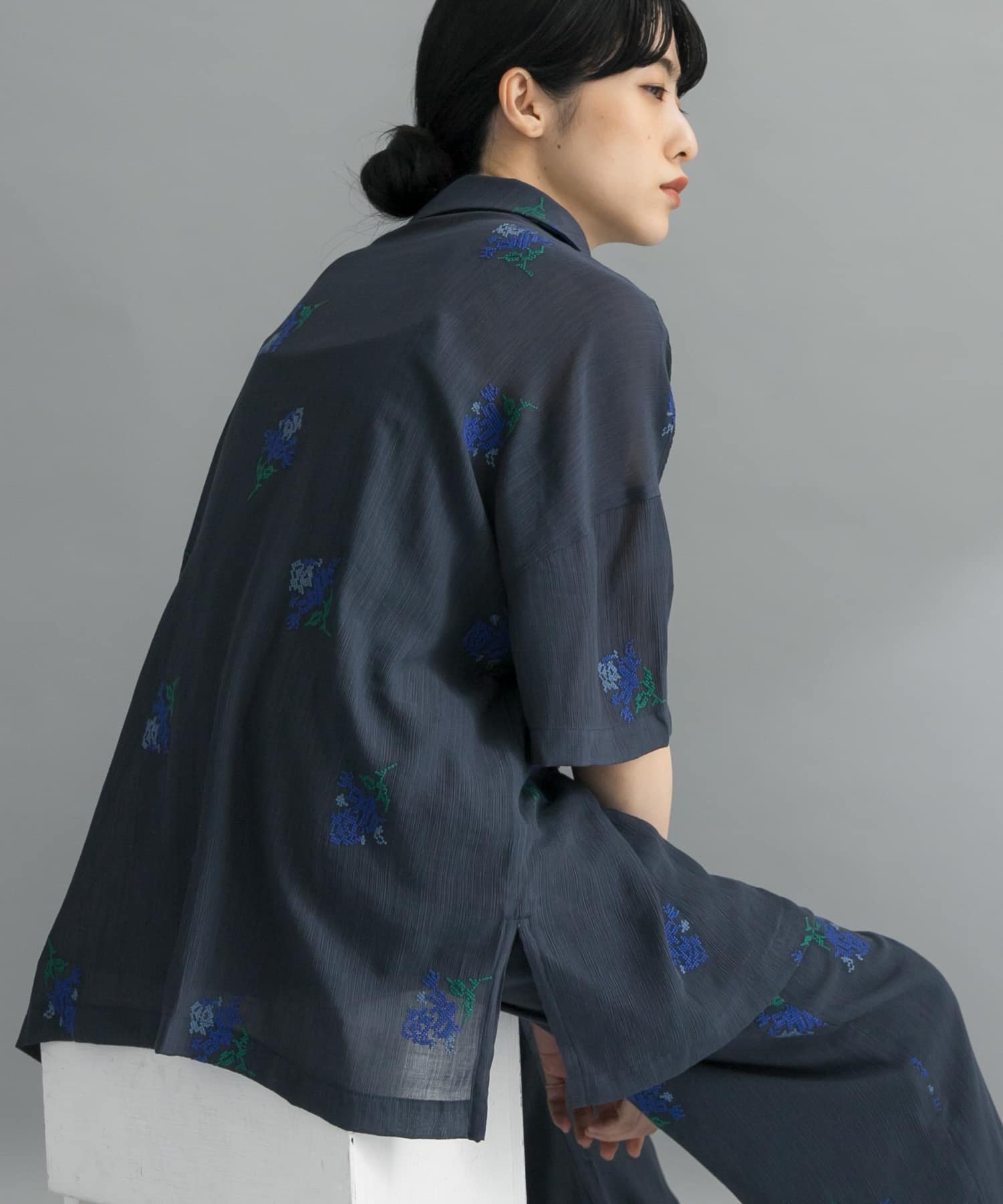 【ケービーエフ/KBF / URBAN RESEARCH】の『WEB限定』エンブロイダリーワイドシャツ インテリア・キッズ・メンズ・レディースファッション・服の通販 founy(ファニー) 　ファッション　Fashion　レディースファッション　Fashion for Women　トップス・カットソー　Cut & Sew Tops　シャツ・ブラウス・オフィスカジュアル　Elegant Blouses & Button-Ups　2025年　2025　2025春夏・S/S　Spring/Summer 2025 SS25　おすすめ　Recommended / Our Picks　エンブロイダリー　Embroidery Design　セットアップ　Set-Up, Coordinated Outfit　リラックス　Relax, Relaxed Fit　ワイド　Wide, Wide Fit　夏　Summer　S/S・春夏　SS, Spring/Summer, Warm Season　NAVY|ID: prp329100004621034 ipo3291000000033627297