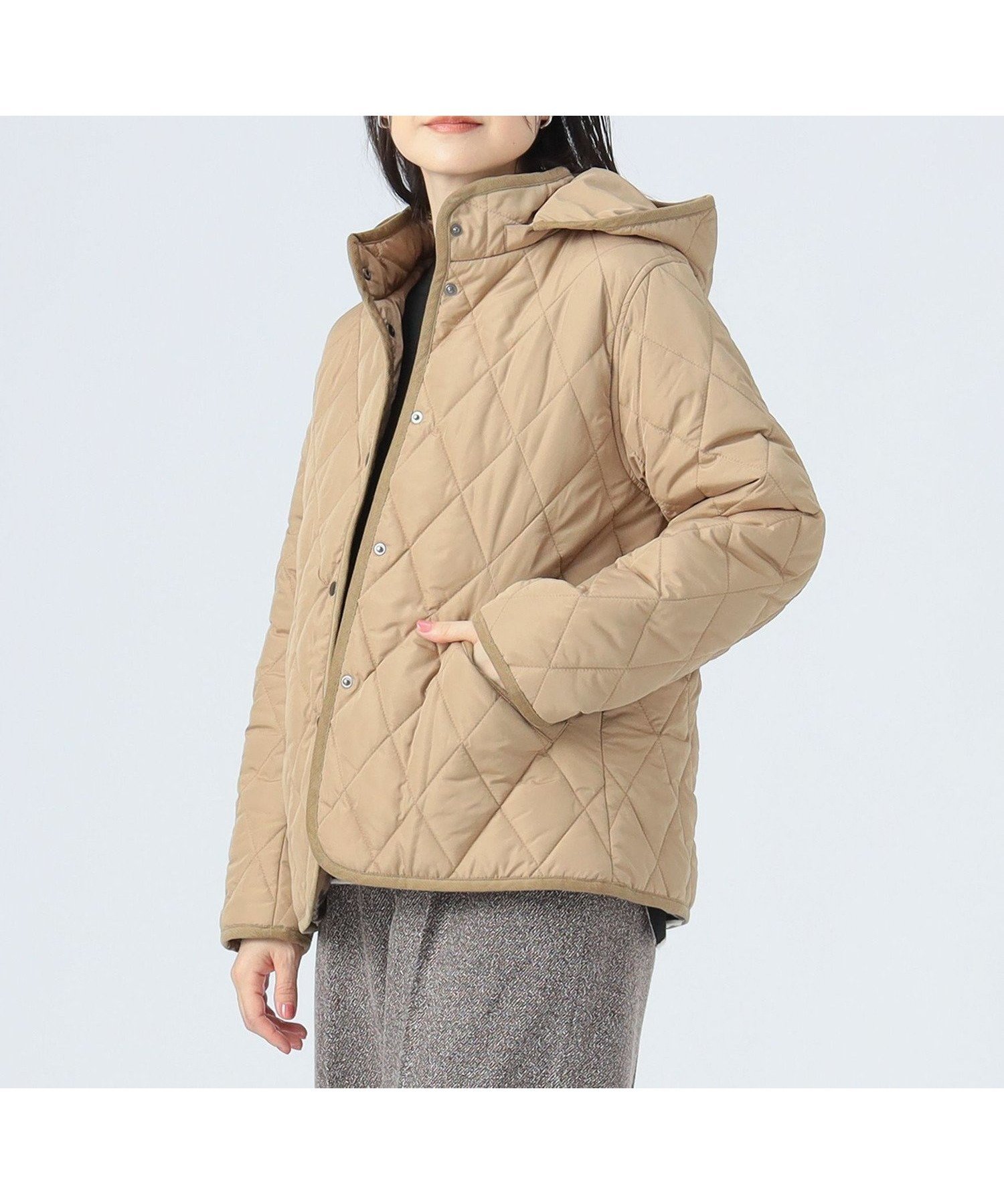 【ビームス ハート/BEAMS HEART】のフード キルティング ブルゾン インテリア・キッズ・メンズ・レディースファッション・服の通販 founy(ファニー) 　ファッション　Fashion　レディースファッション　Fashion for Women　アウター　Coat / Outerwear Collection　ブルゾンジャケット・スポーティアウター　Blouson Jackets　キルティング　Quilted, Quilting　コーデュロイ　Corduroy, Cord Fabric　スラックス　Slacks, Dress Pants　センター　Center, Center Line　チェック　Check, Plaid, Tartan　ドット　Polka Dot, Dot Pattern　パイピング　Piping, Trim Design　フロント　Front, Front Design　ブルゾン　Blouson, Bomber Jacket　ロング　Long, Long-Length　エレガント 上品　Elegant　BEIGE|ID: prp329100004621097 ipo3291000000033154503