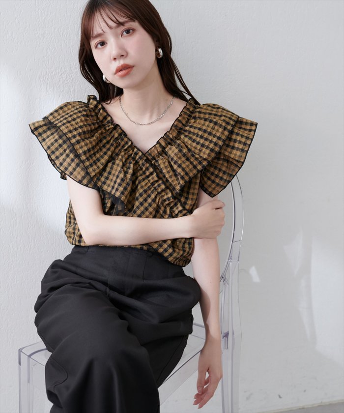 【ナチュラルクチュール/natural couture】の2WAYランダムフリルオフショルブラウス インテリア・キッズ・メンズ・レディースファッション・服の通販 founy(ファニー) https://founy.com/ ファッション Fashion レディースファッション Fashion for Women トップス・カットソー Cut & Sew Tops シャツ・ブラウス・オフィスカジュアル Elegant Blouses & Button-Ups アクセサリー Fashion Accessories サンダル Sandals, Summer Shoes スニーカー Sneakers, Trainers ダウン Down, Puffer デコルテ Décolleté, Neckline デニム Denim, Jeans Material パール Pearl, Pearl Accent ビジュー Bijou, Jewel-like Accent フェミニン Feminine, Girly フリル Frill, Ruffle フレア Flare, Flared ポケット Pocket, Pocket Detail レース Lace, Lace Fabric エレガント 上品 Elegant 2025年 2025 2025春夏・S/S Spring/Summer 2025 SS25 |ID: prp329100004621531 ipo3291000000033558624