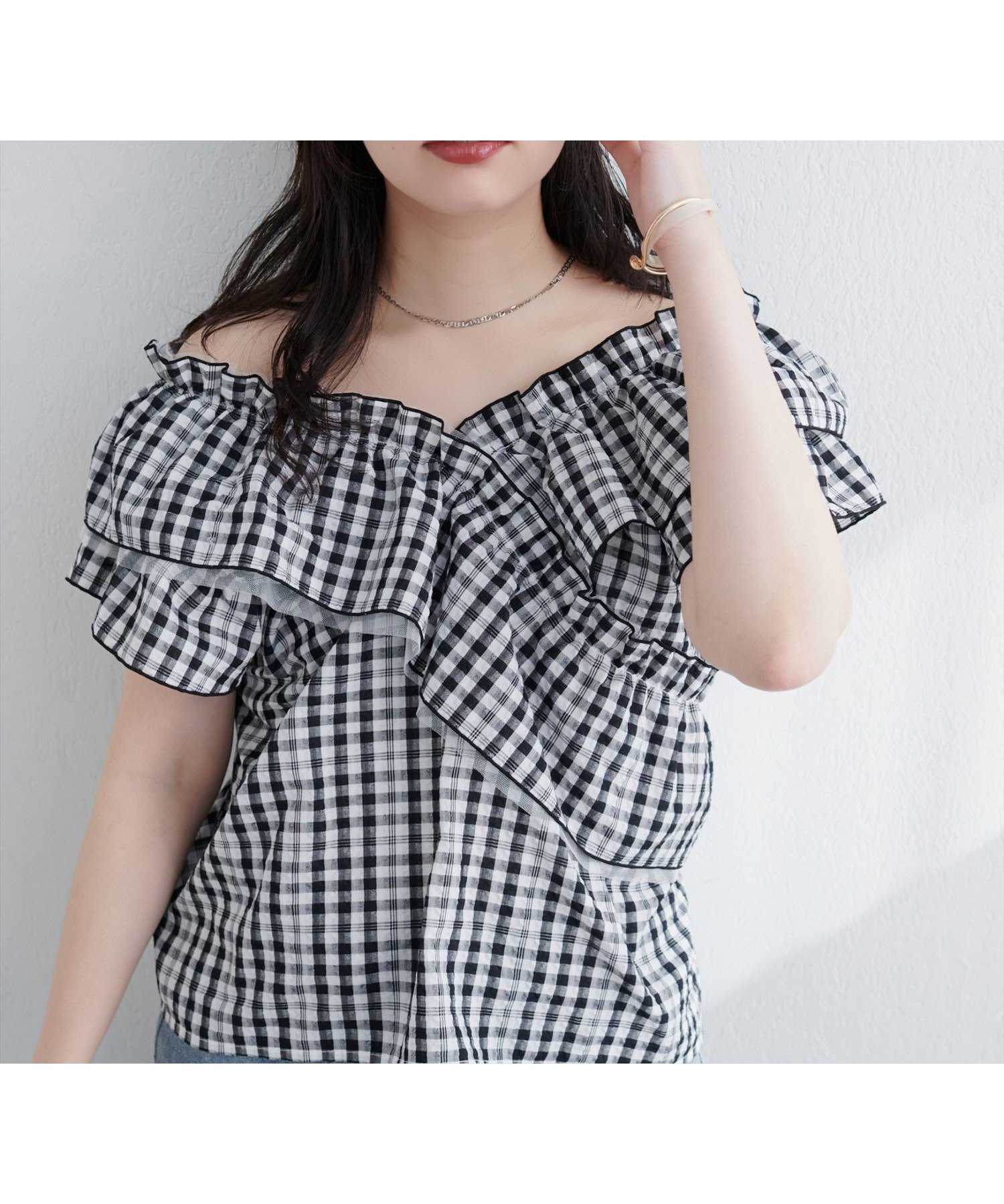 【ナチュラルクチュール/natural couture】の2WAYランダムフリルオフショルブラウス インテリア・キッズ・メンズ・レディースファッション・服の通販 founy(ファニー) 　ファッション　Fashion　レディースファッション　Fashion for Women　トップス・カットソー　Cut & Sew Tops　シャツ・ブラウス・オフィスカジュアル　Elegant Blouses & Button-Ups　アクセサリー　Fashion Accessories　サンダル　Sandals, Summer Shoes　スニーカー　Sneakers, Trainers　ダウン　Down, Puffer　デコルテ　Décolleté, Neckline　デニム　Denim, Jeans Material　パール　Pearl, Pearl Accent　ビジュー　Bijou, Jewel-like Accent　フェミニン　Feminine, Girly　フリル　Frill, Ruffle　フレア　Flare, Flared　ポケット　Pocket, Pocket Detail　レース　Lace, Lace Fabric　エレガント 上品　Elegant　2025年　2025　2025春夏・S/S　Spring/Summer 2025 SS25　その他1|ID: prp329100004621531 ipo3291000000033558628