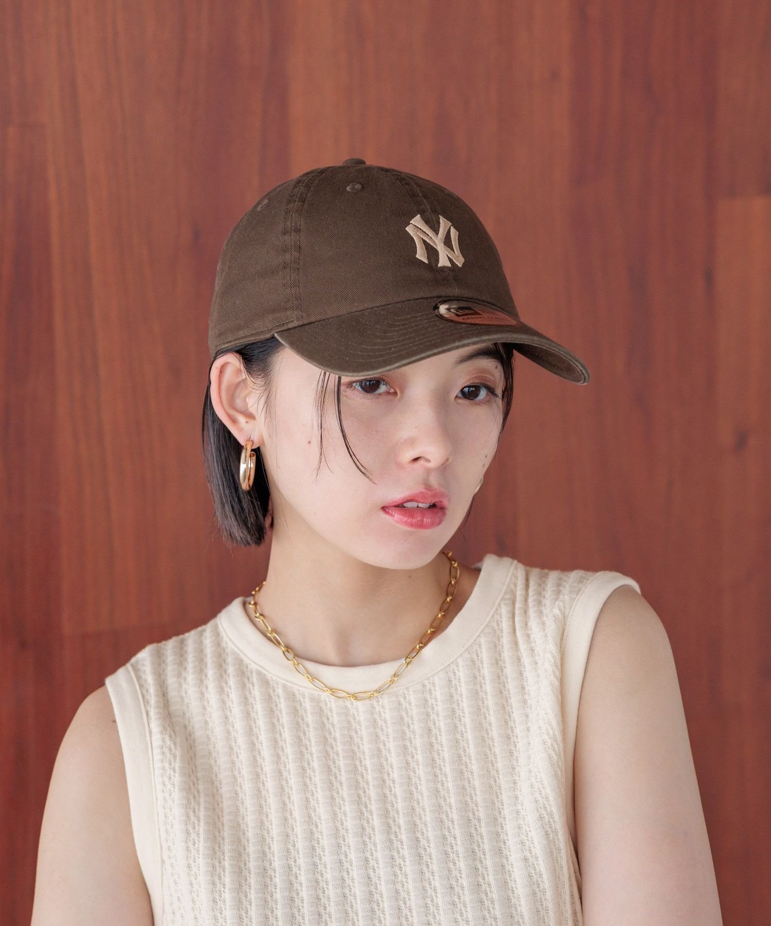 【ベイフロー/BAYFLOW】の【NEW ERA(ニューエラ)】別注STRAP LOGO CC(WOMENS) インテリア・キッズ・メンズ・レディースファッション・服の通販 founy(ファニー) 　ファッション　Fashion　レディースファッション　Fashion for Women　ウォッシュ　Washed Finish　キャップ　Cap, Baseball Cap　クラシック　Classic, Timeless Style　シンプル　Simple, Minimal　ダメージ　Distressed, Destroyed　ビンテージ　Vintage, Retro Style　別注　Limited Edition, Custom Order　ブラウン50|ID: prp329100004621633 ipo3291000000033160724