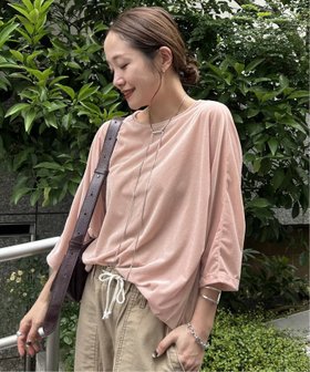 【ジャーナルスタンダード/JOURNAL STANDARD】のシアーベロアドルマンTEE 人気、トレンドファッション・服の通販 founy(ファニー) ファッション Fashion レディースファッション Fashion for Women トップス・カットソー Cut & Sew Tops ベロアトップス Velour Tops / Velvet-Look Items 2025年 2025 2025-2026秋冬・A/W Autumn/Winter 2025–26 AW25–26 おすすめ Recommended / Our Picks サンダル Sandals, Summer Shoes ルーズ Loose, Oversized |ID:prp329100004621645