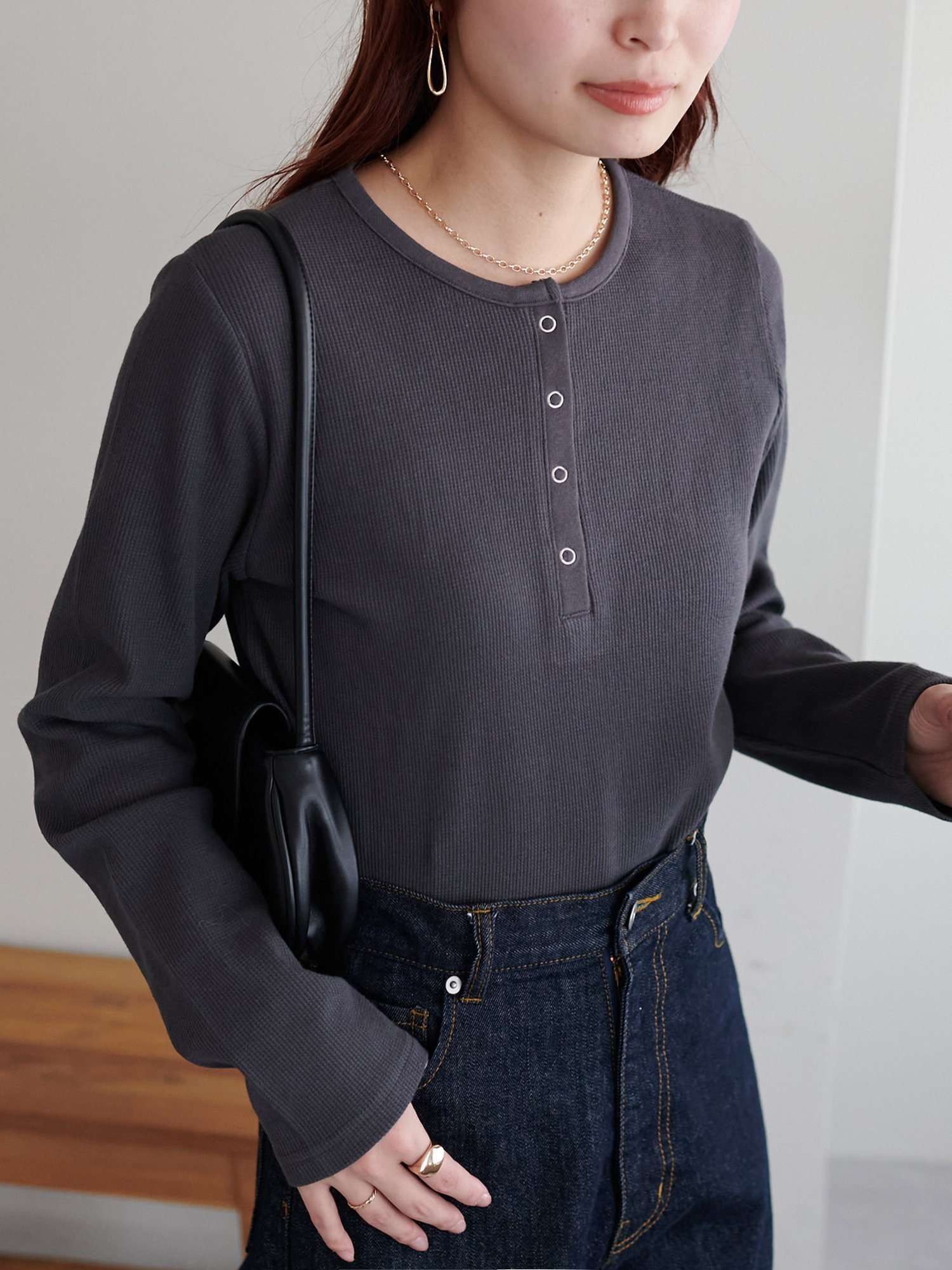 【ディスコート/Discoat】の【20色展開/インナー使いにも◎】ワッフルボーダー長袖Tシャツ《WEB限定》 インテリア・キッズ・メンズ・レディースファッション・服の通販 founy(ファニー) 　ファッション　Fashion　レディースファッション　Fashion for Women　トップス・カットソー　Cut & Sew Tops　シャツ・ブラウス・オフィスカジュアル　Elegant Blouses & Button-Ups　ロングTシャツ・Tシャツ　Longline T-Shirts & Tees　インナー　Innerwear　シンプル　Simple, Minimal　ボーダー　Border, Stripe　ワッフル　Waffle, Waffle Knit　長袖　Long Sleeve, Full Sleeve　チャコールグレー|ID: prp329100004621765 ipo3291000000033522765