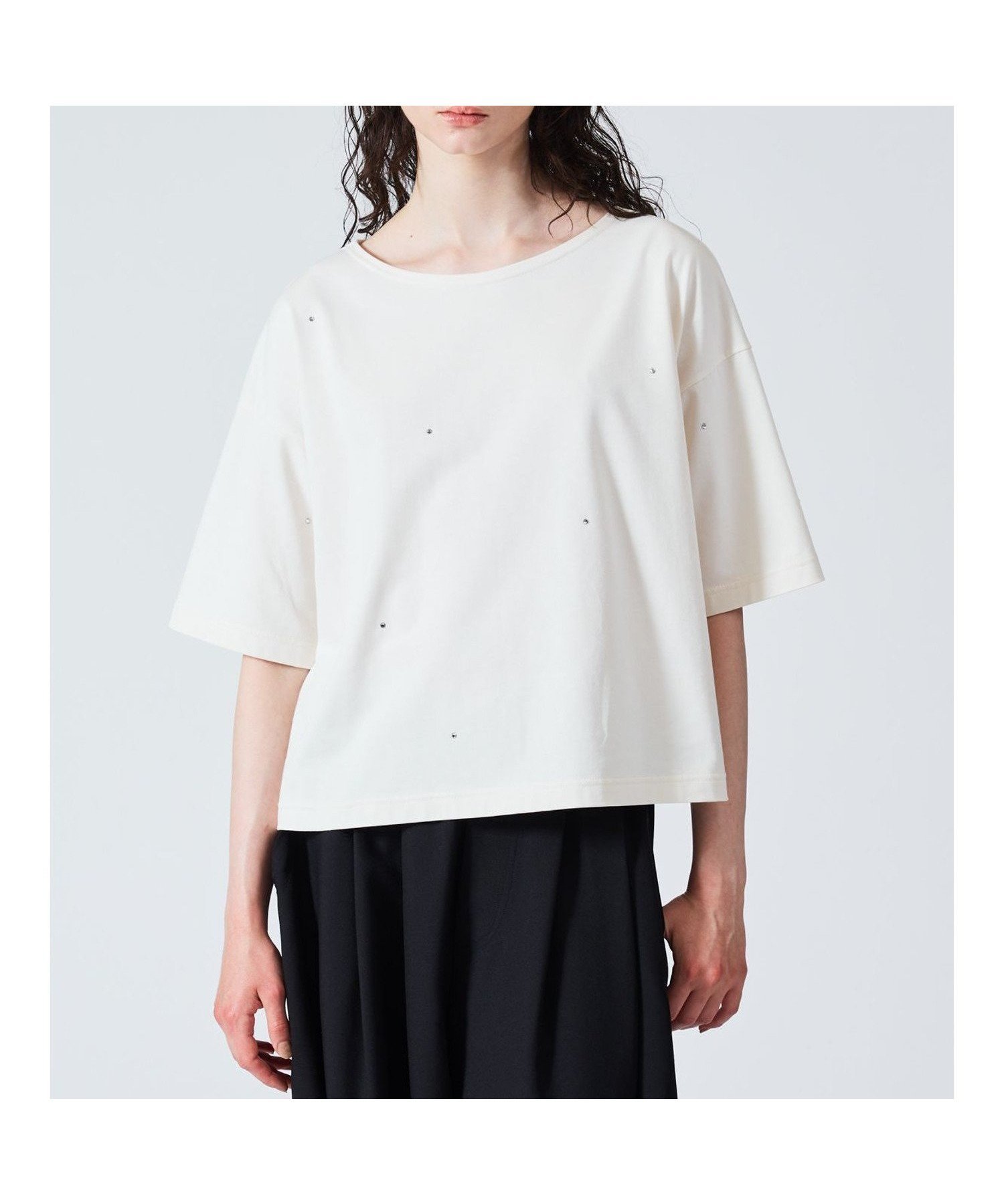 【マーコート/MARcourt】のmizuiro ind ビジュー付きボートネックプルオーバー インテリア・キッズ・メンズ・レディースファッション・服の通販 founy(ファニー) 　ファッション　Fashion　レディースファッション　Fashion for Women　トップス・カットソー　Cut & Sew Tops　カジュアルプルオーバー・ニットトップス　Pullovers & Knit Tops / Casual Pullovers　カットソー　Cut and Sewn Top　シンプル　Simple, Minimal　ストーン　Stone, Gem-Like　ビジュー　Bijou, Jewel-like Accent　ボーダー　Border, Stripe　エレガント 上品　Elegant　夏　Summer　無地　Plain, Solid Color　秋　Autumn　オフホワイト|ID: prp329100004621789 ipo3291000000033162947