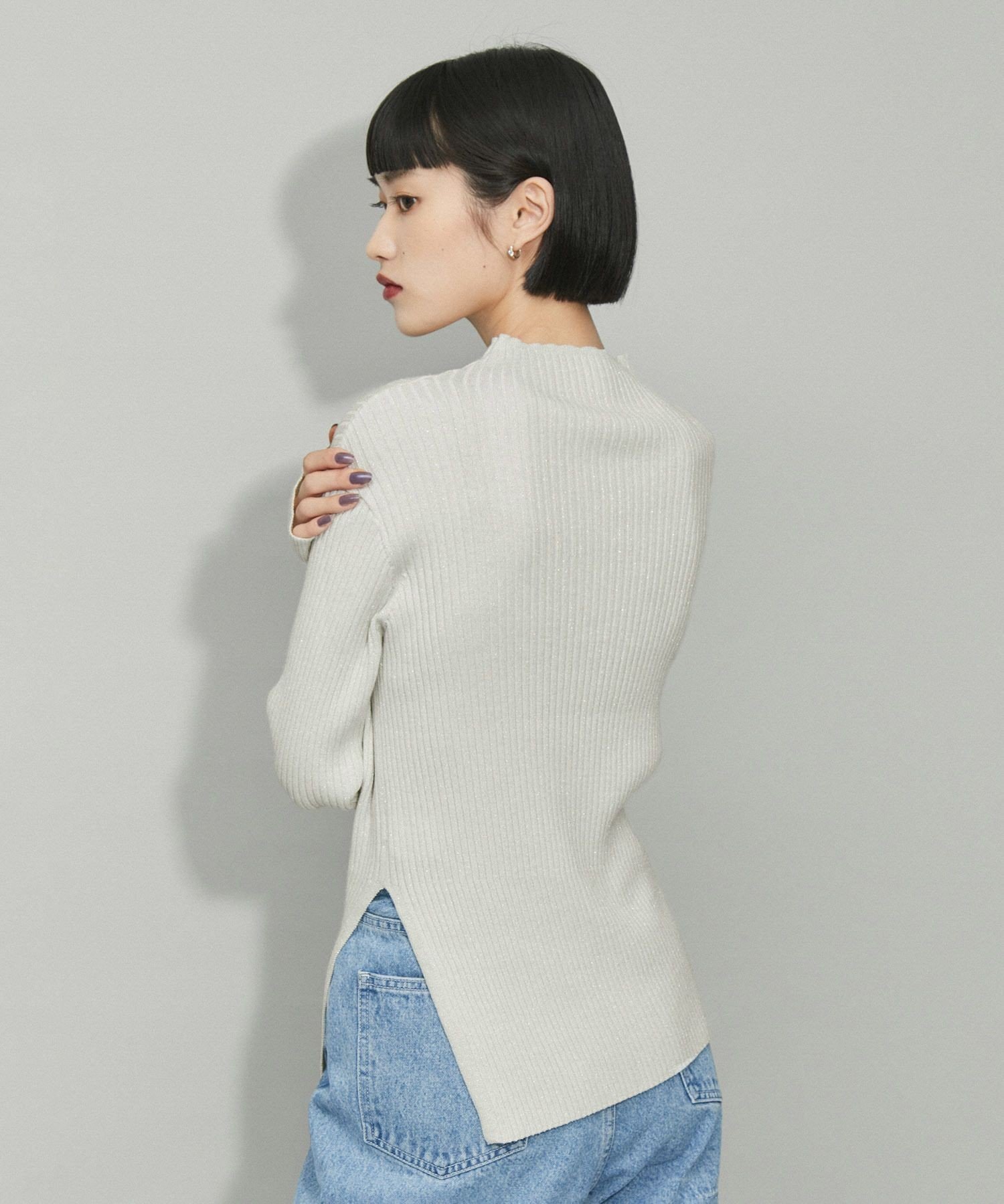 【アダム エ ロペ/ADAM ET ROPE'】の【WEB限定】・【定番人気】ハイネックラメニットプルオーバー インテリア・キッズ・メンズ・レディースファッション・服の通販 founy(ファニー) 　ファッション　Fashion　レディースファッション　Fashion for Women　トップス・カットソー　Cut & Sew Tops　ニット　Knit Tops & Sweaters　カジュアルプルオーバー・ニットトップス　Pullovers & Knit Tops / Casual Pullovers　2026年　2026　ウォッシャブル　Machine Washable　シンプル　Simple, Minimal　スリット　Slit, Slit Detail　ハイネック　High Neck, Mock Neck　人気　Popular, Best Seller　定番　Standard, Basic Item　A/W・秋冬　Autumn/Winter　ホワイト系(11)|ID: prp329100004621866 ipo3291000000033164113